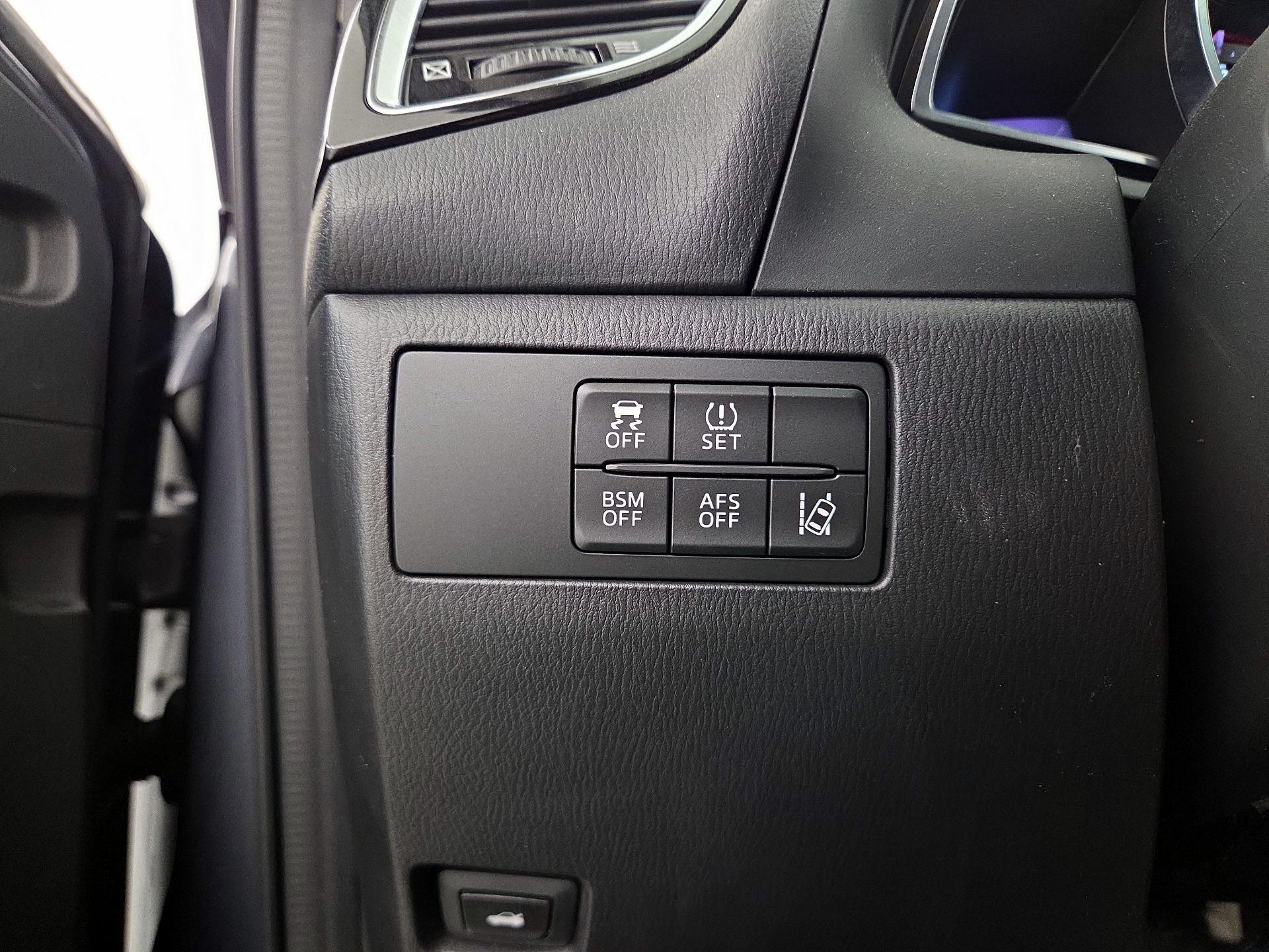 Thumbnail: 2015 Mazda Mazda3 - 13