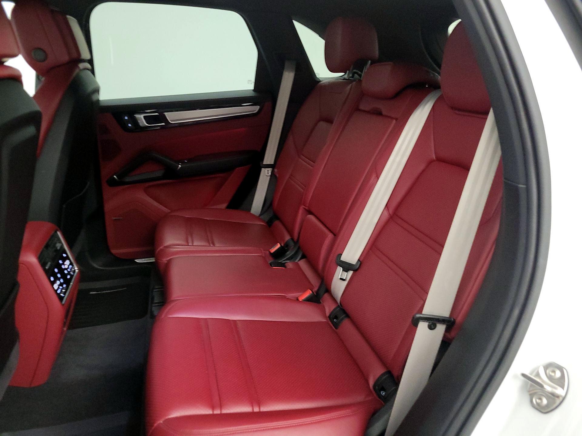 Thumbnail: 2023 Porsche Cayenne - 20