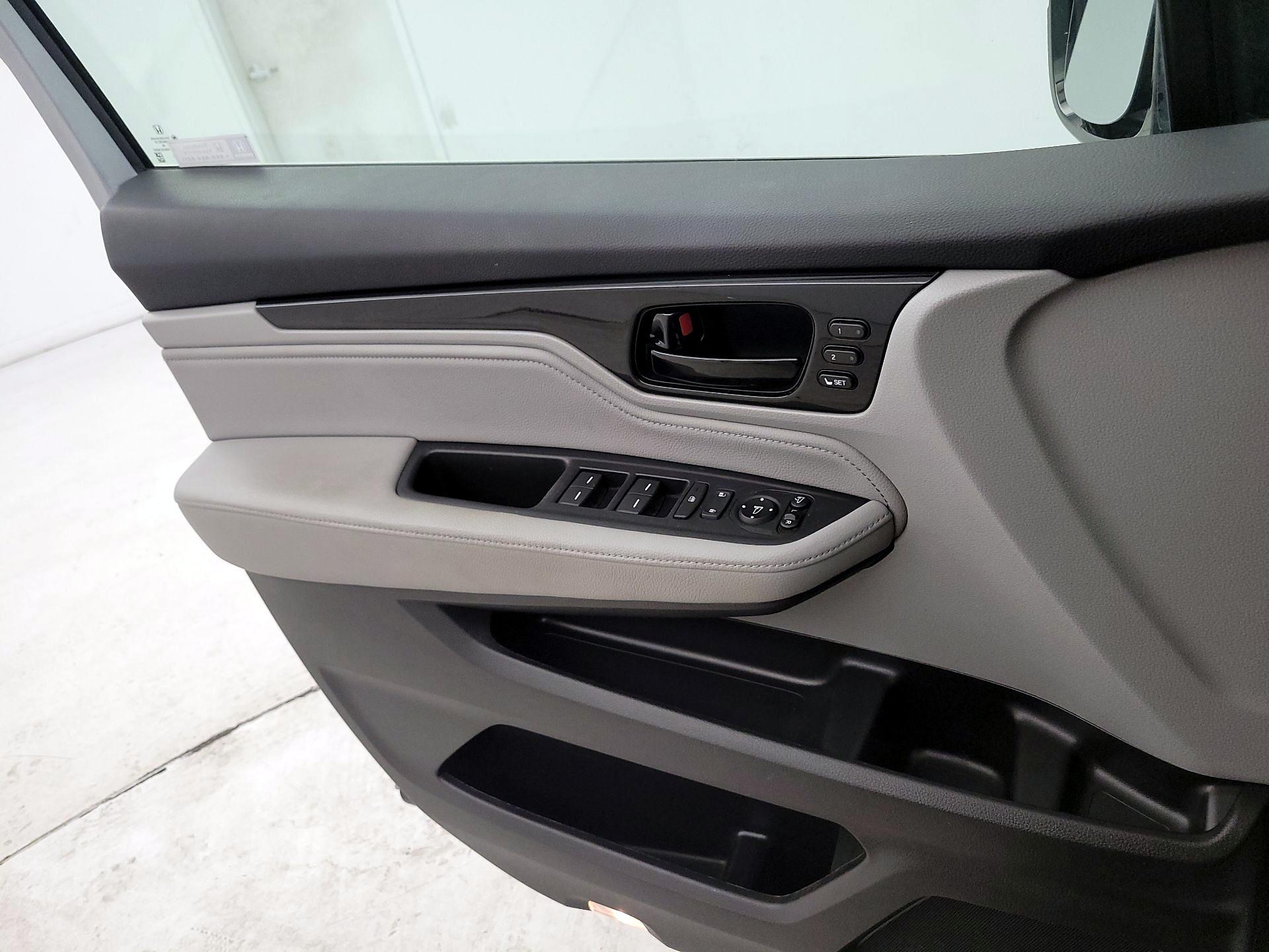 Thumbnail: 2021 Honda Odyssey - 12