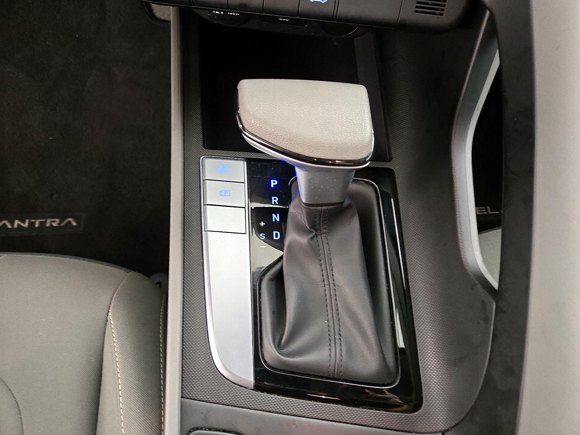 Thumbnail: 2024 Hyundai Elantra - 18
