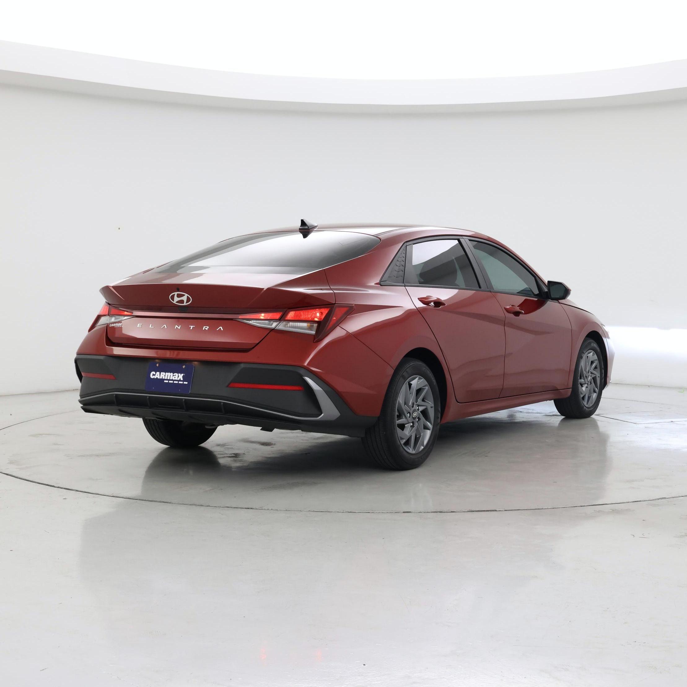 Thumbnail: 2024 Hyundai Elantra - 8