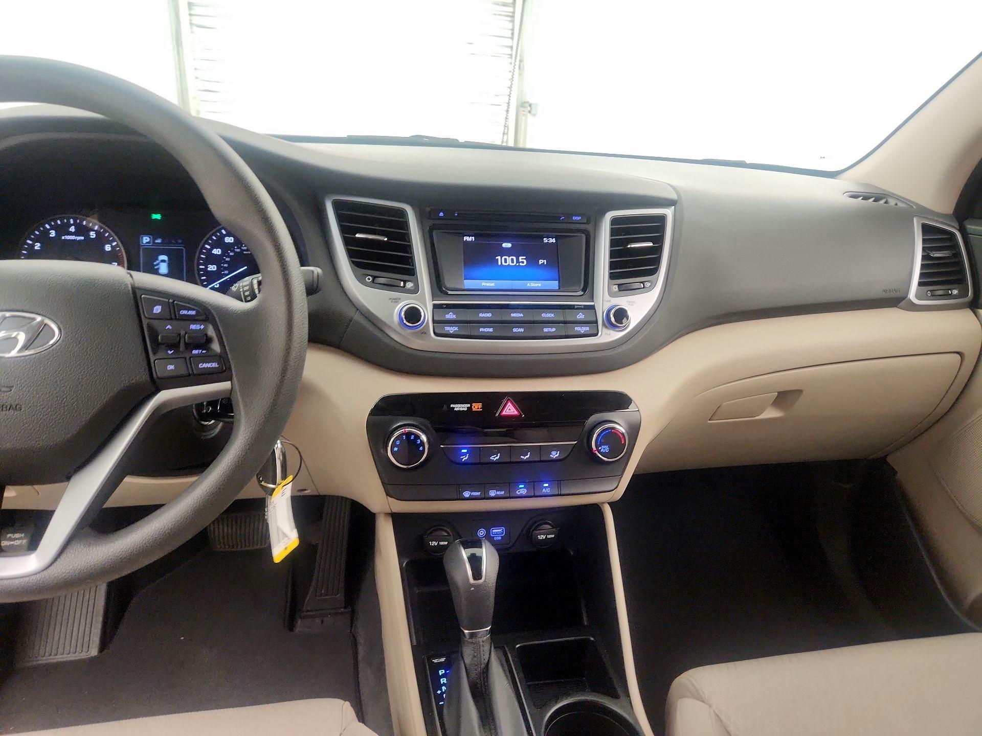 Thumbnail: 2016 Hyundai Tucson - 9
