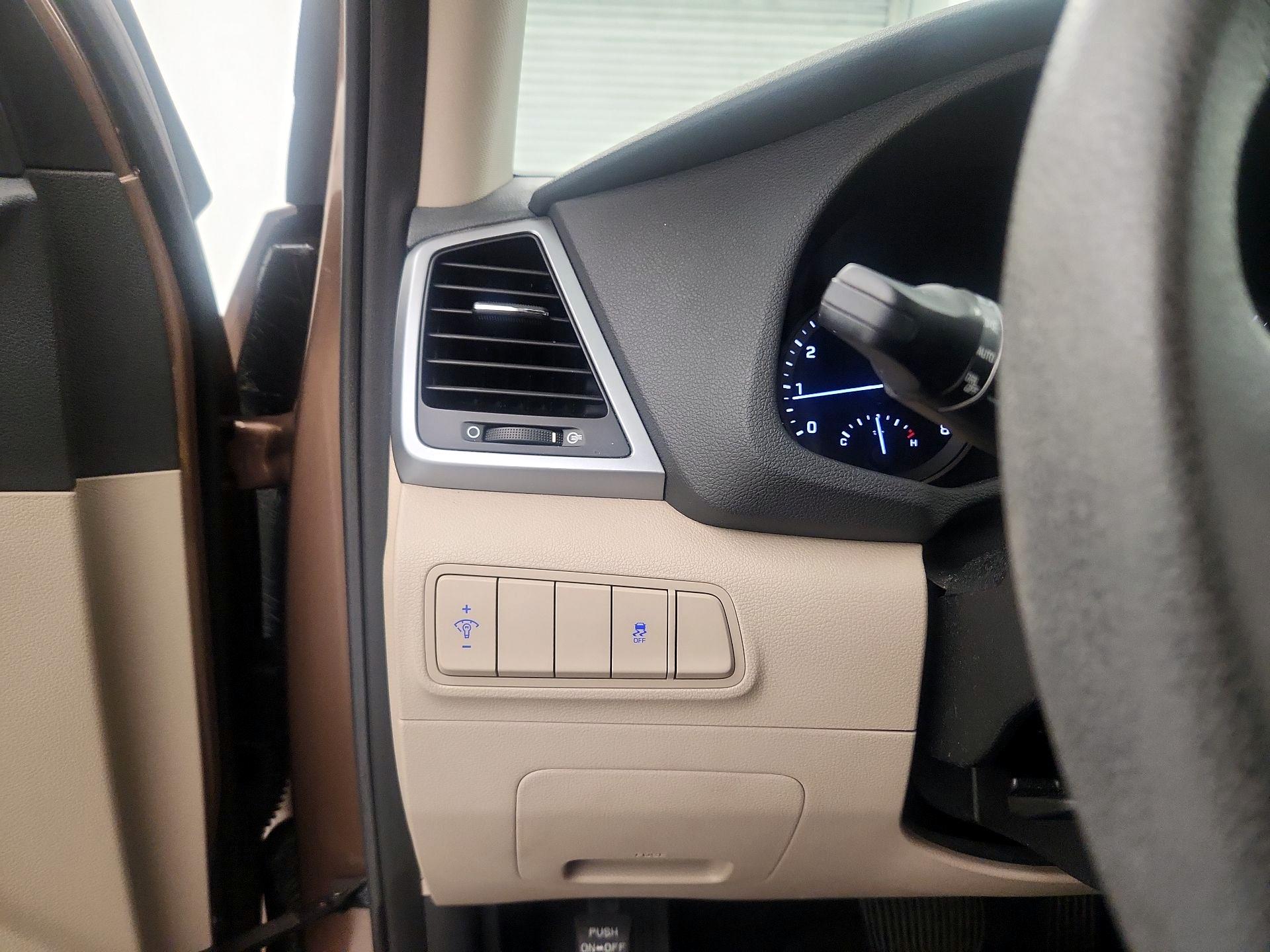 Thumbnail: 2016 Hyundai Tucson - 13