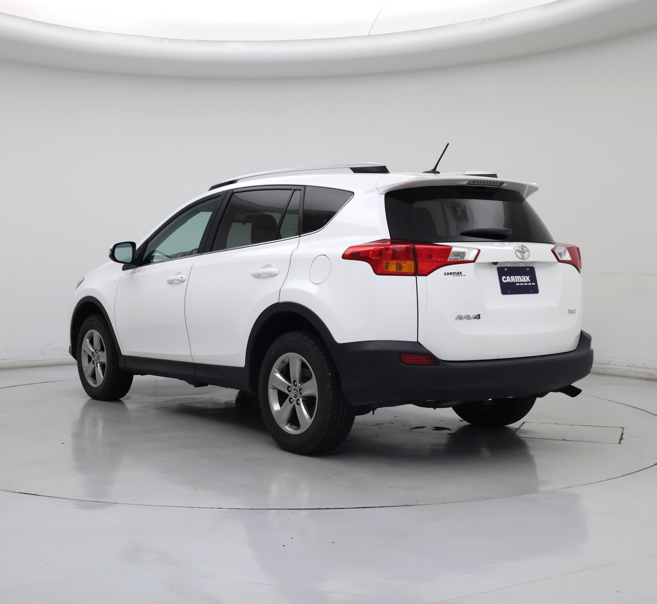 Thumbnail: 2015 Toyota RAV4 - 2