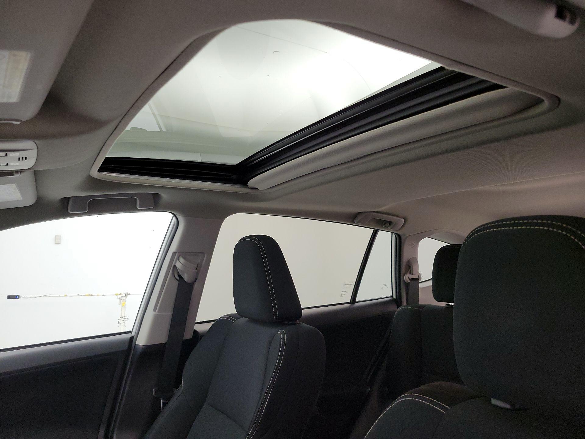 Thumbnail: 2015 Toyota RAV4 - 19