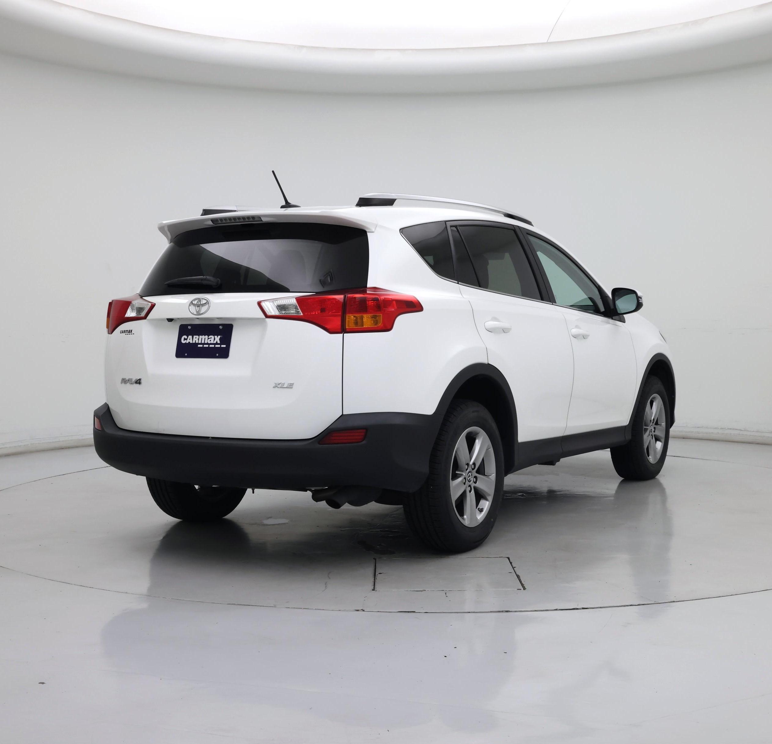 Thumbnail: 2015 Toyota RAV4 - 8