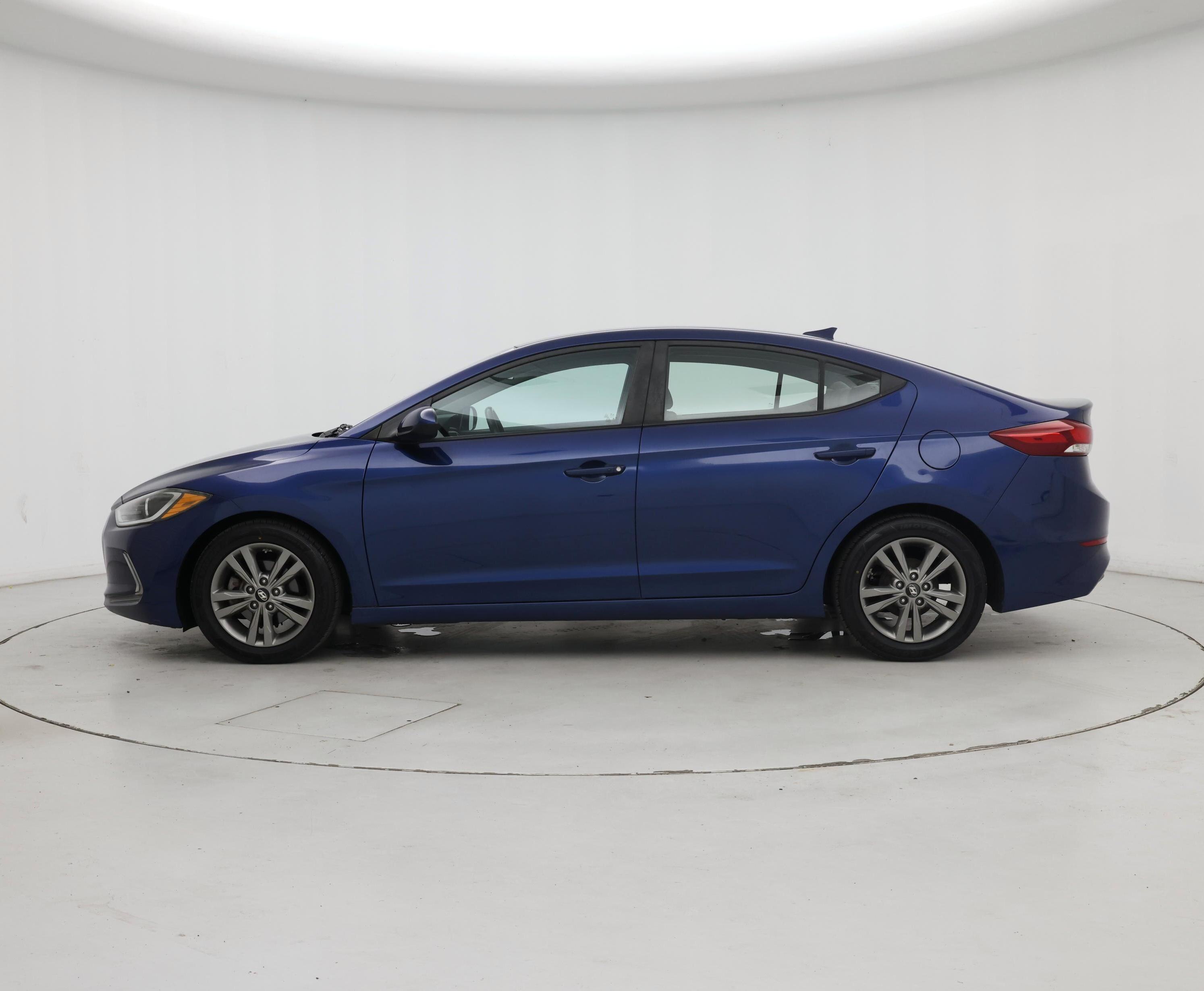 Thumbnail: 2017 Hyundai Elantra - 3