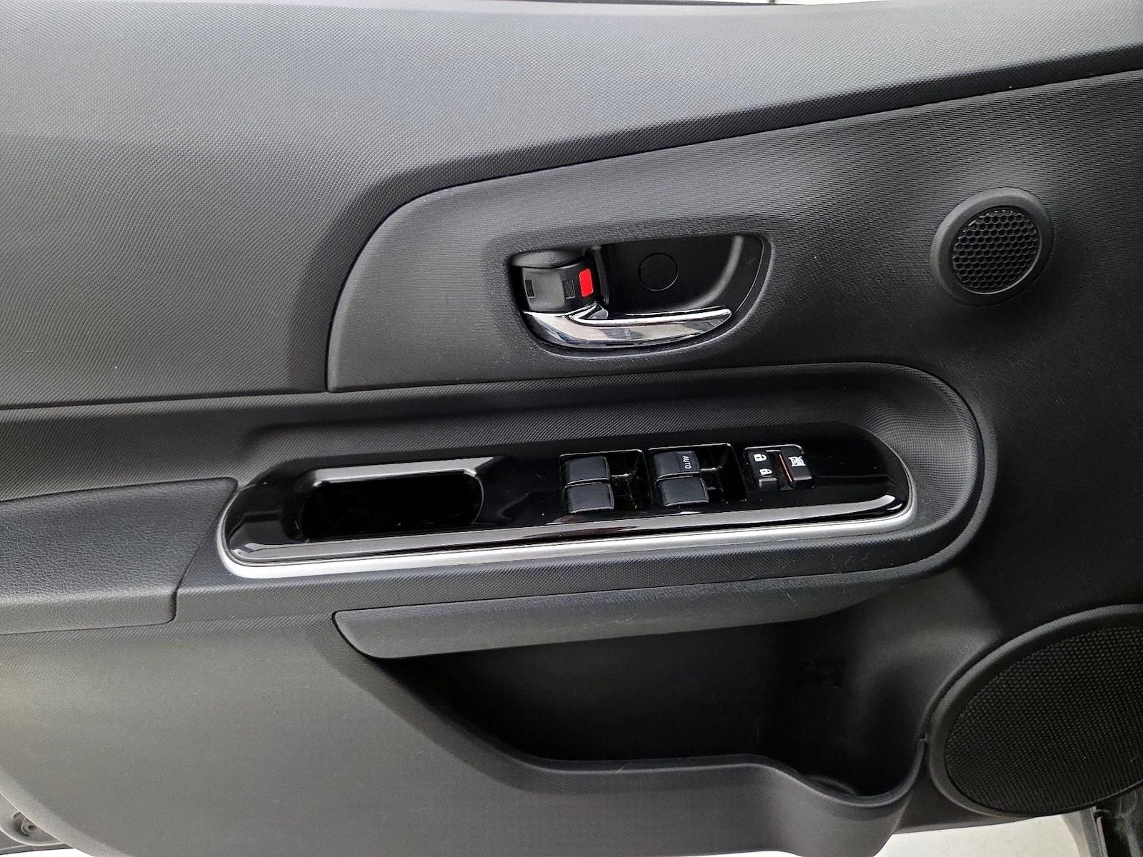 2017 Toyota Prius c Four - Photo 13