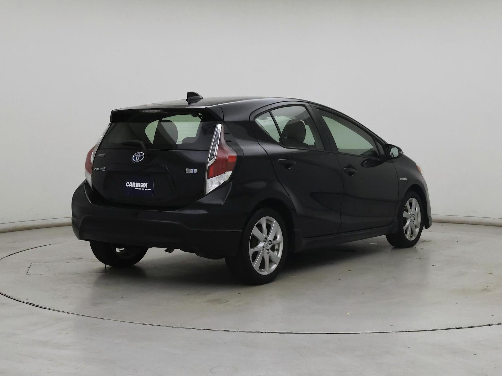 2017 Toyota Prius c Four - Photo 9