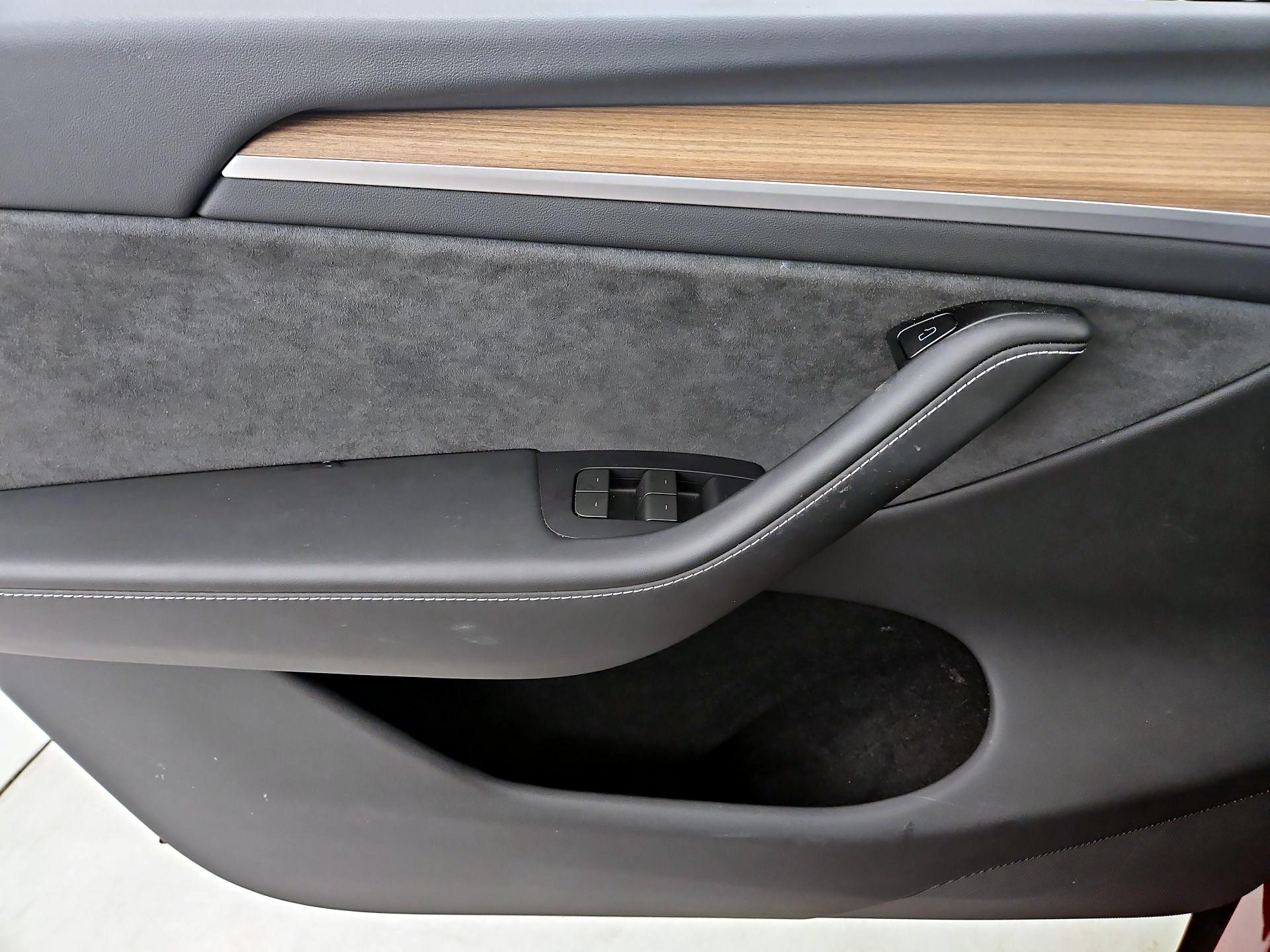 Thumbnail: 2024 Tesla Model Y - 10
