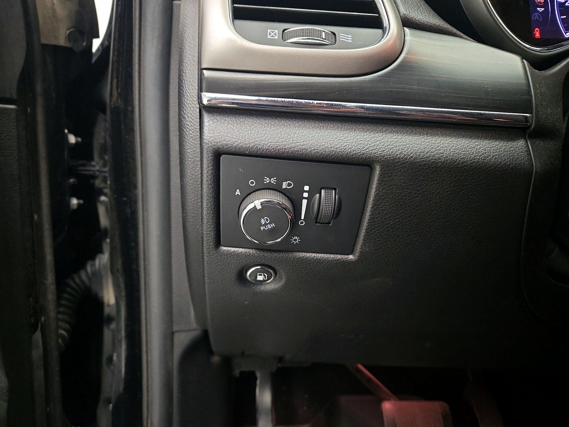 Thumbnail: 2019 Jeep Grand Cherokee - 13