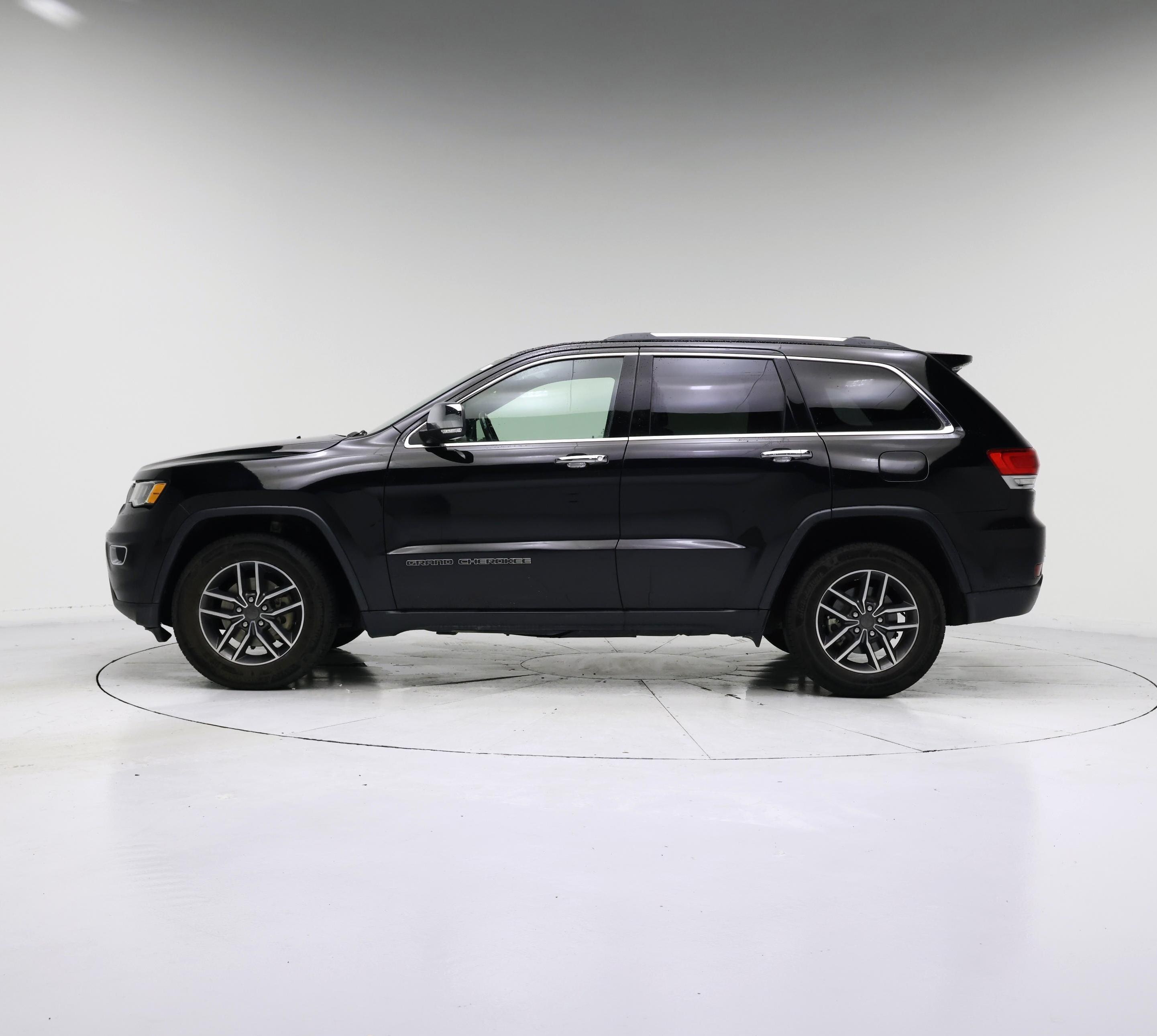 Thumbnail: 2019 Jeep Grand Cherokee - 3
