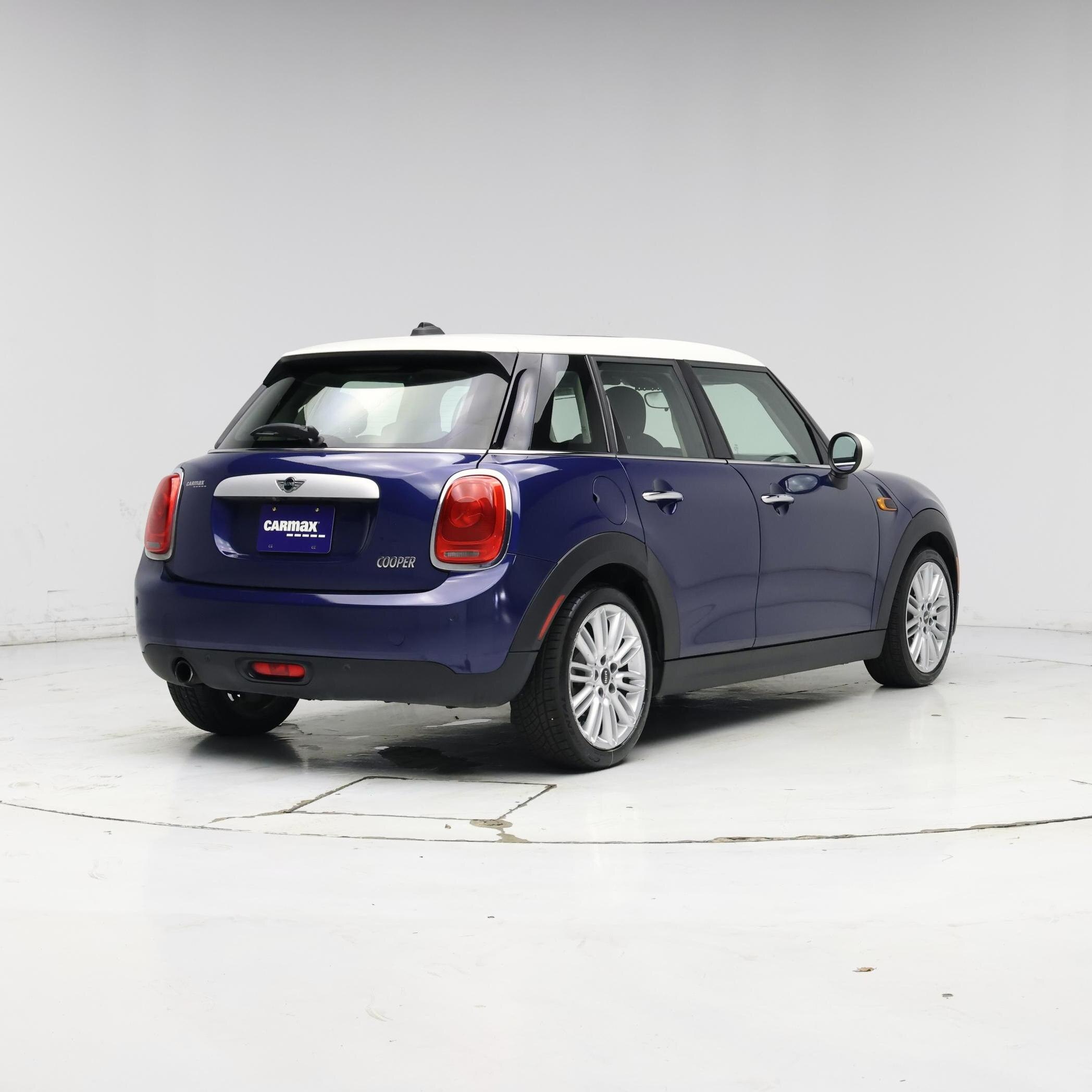 Thumbnail: 2015 MINI Cooper Hardtop - 8