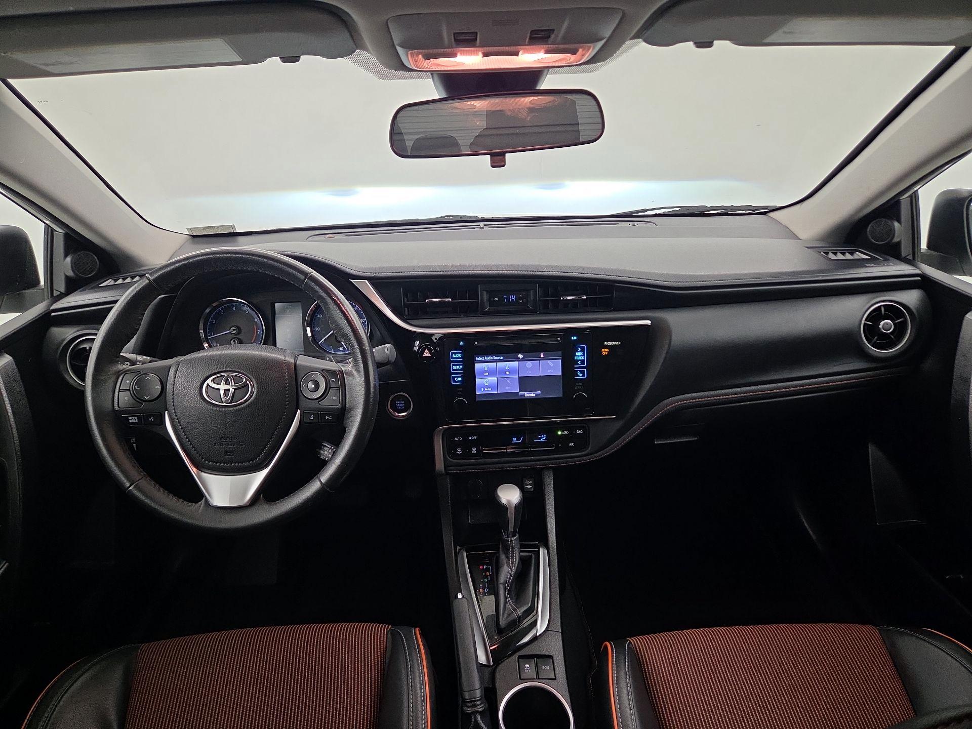 Thumbnail: 2017 Toyota Corolla - 9