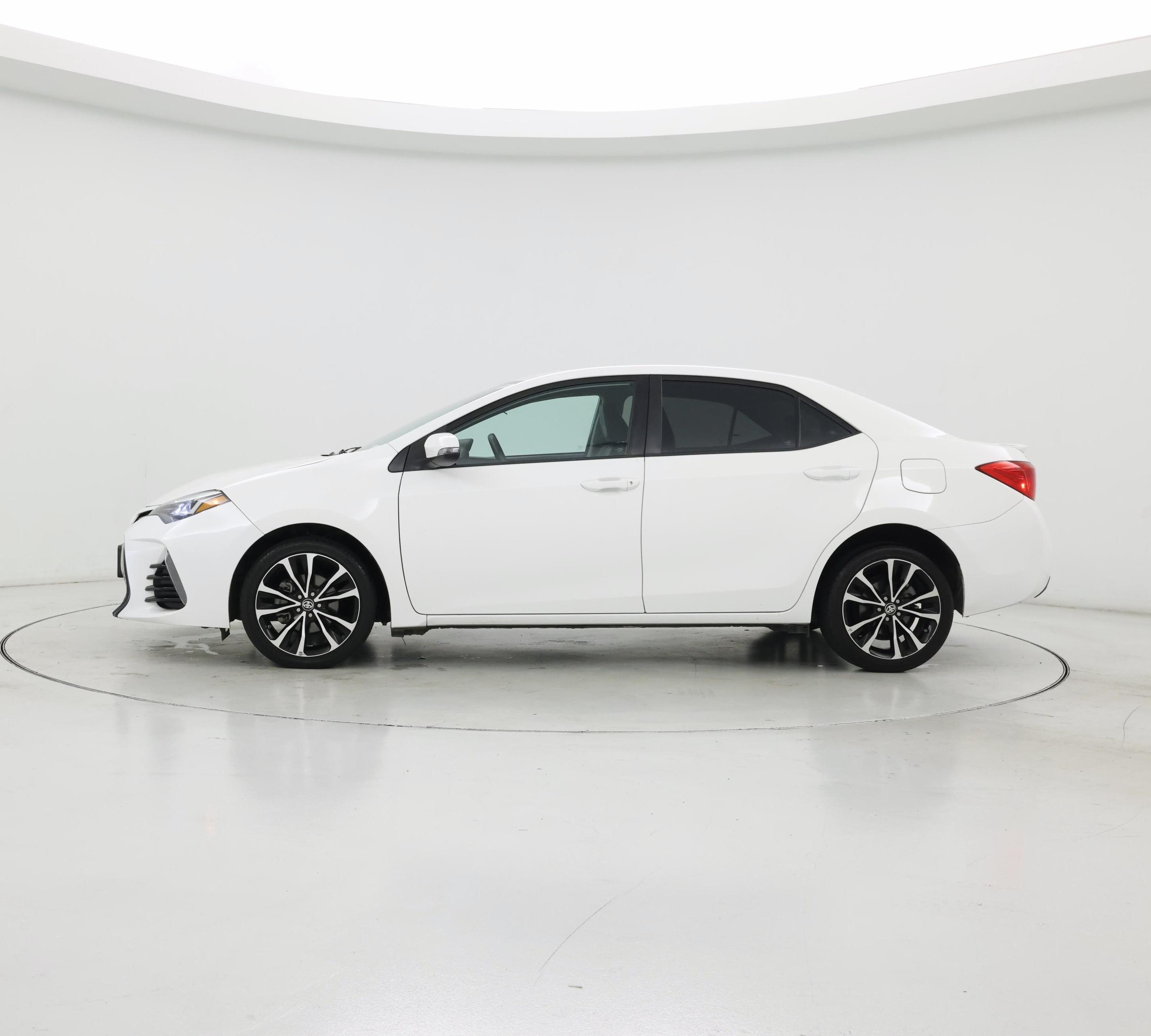 Thumbnail: 2017 Toyota Corolla - 3