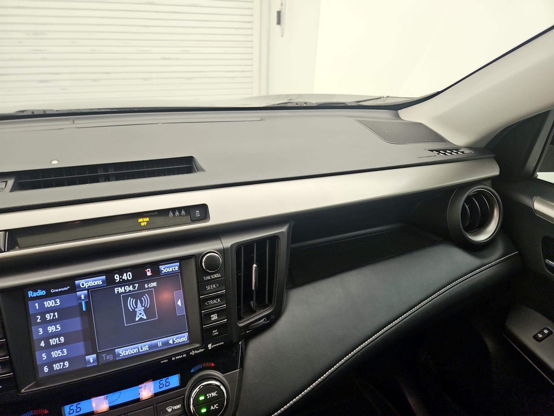 Thumbnail: 2018 Toyota RAV4 - 9
