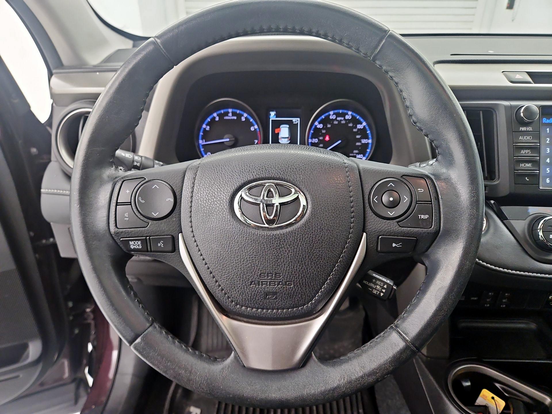 Thumbnail: 2018 Toyota RAV4 - 10