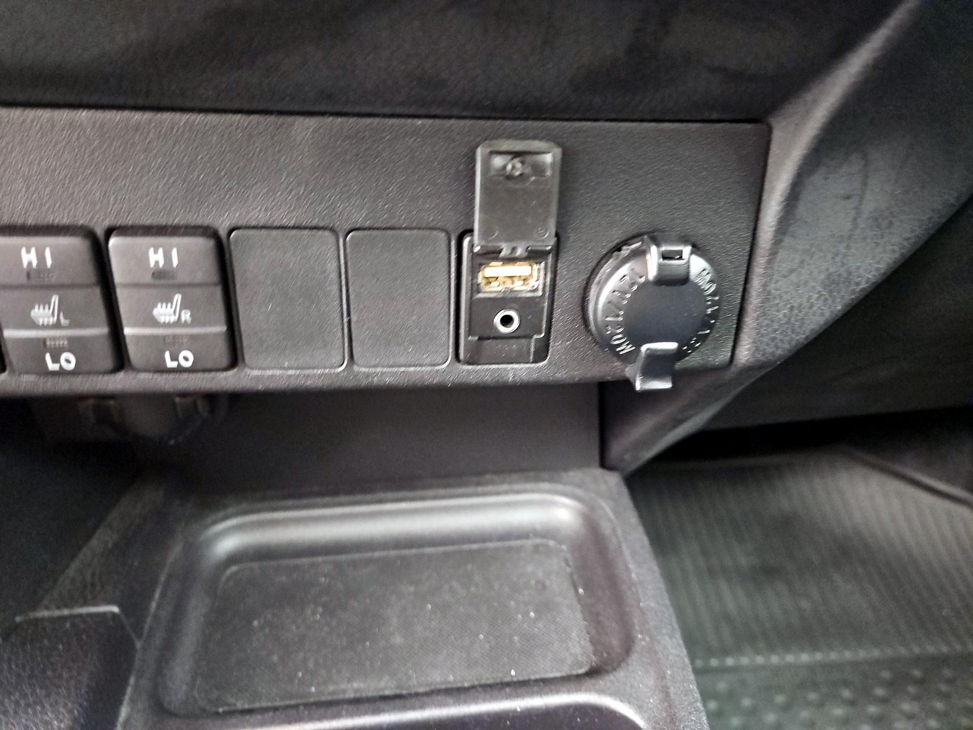 Thumbnail: 2018 Toyota RAV4 - 18