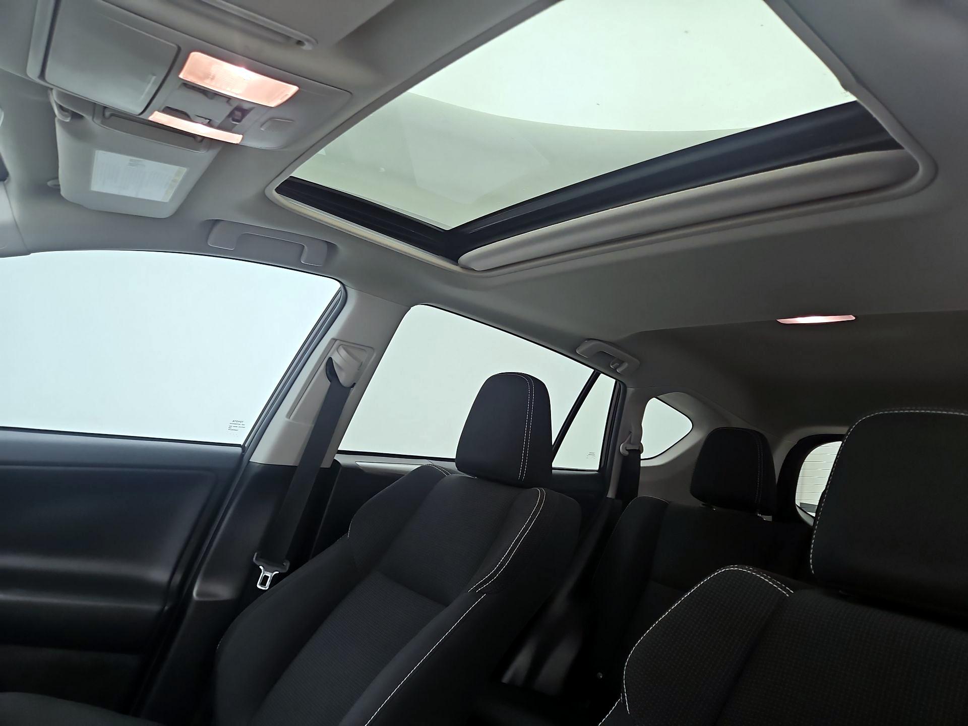 Thumbnail: 2018 Toyota RAV4 - 19