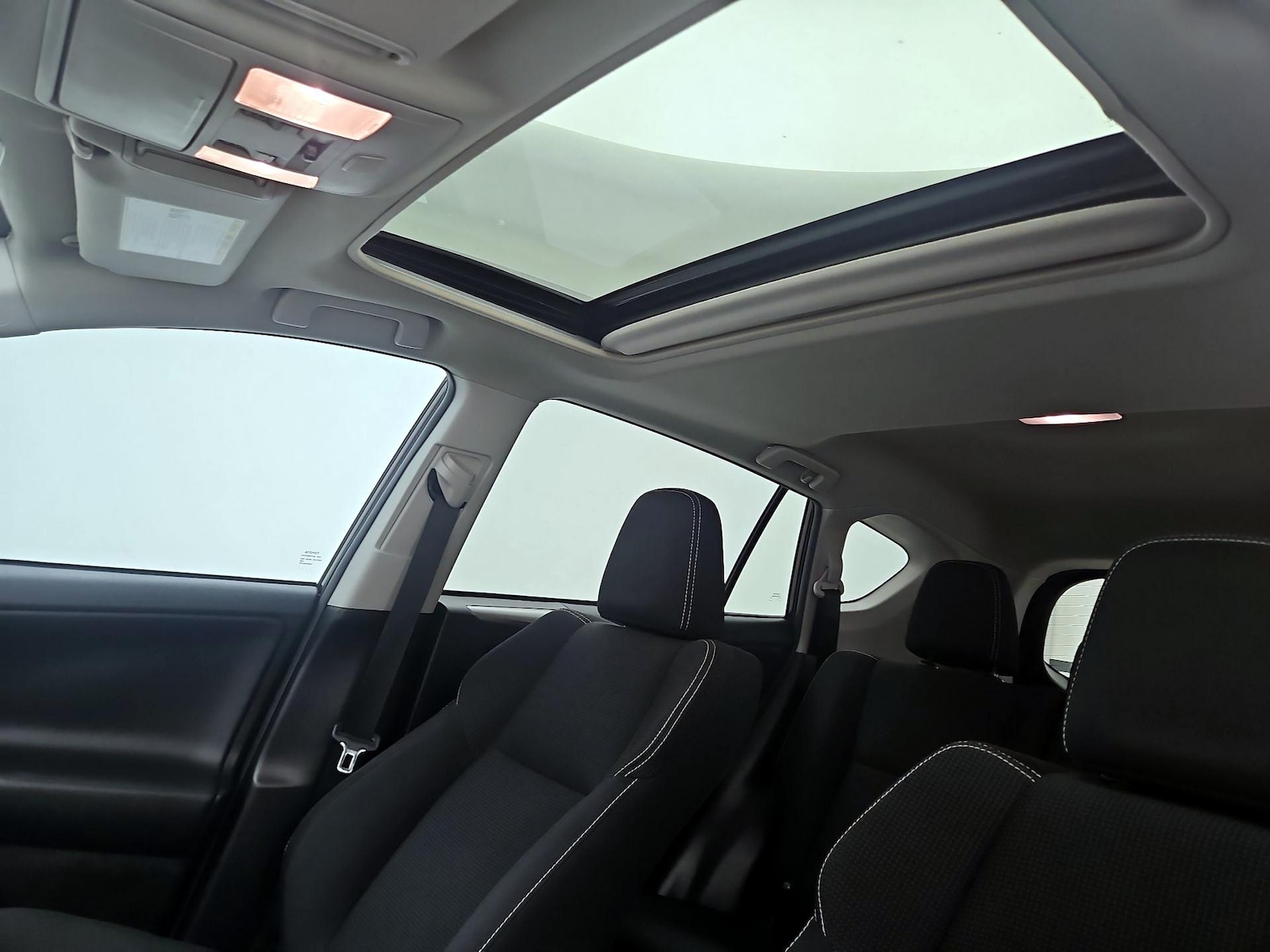 2018 Toyota RAV4 XLE - Photo 20