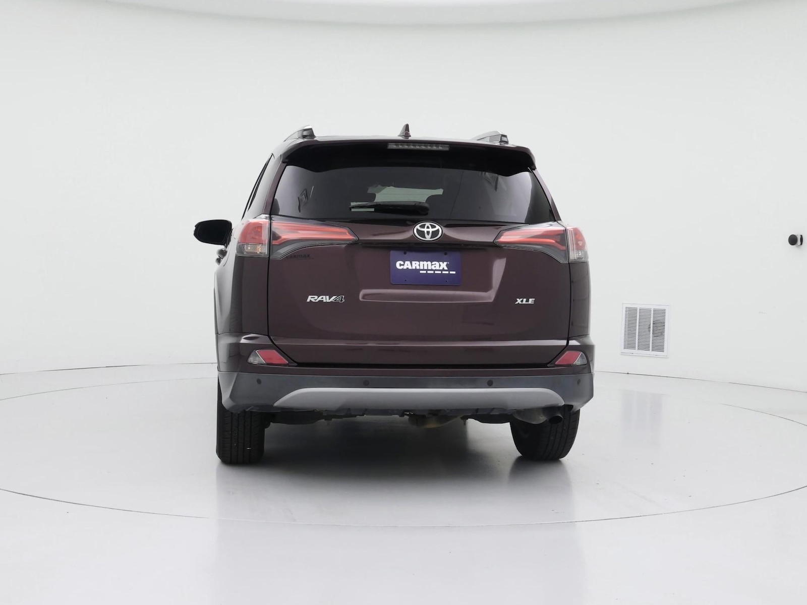 2018 Toyota RAV4 XLE - Photo 7