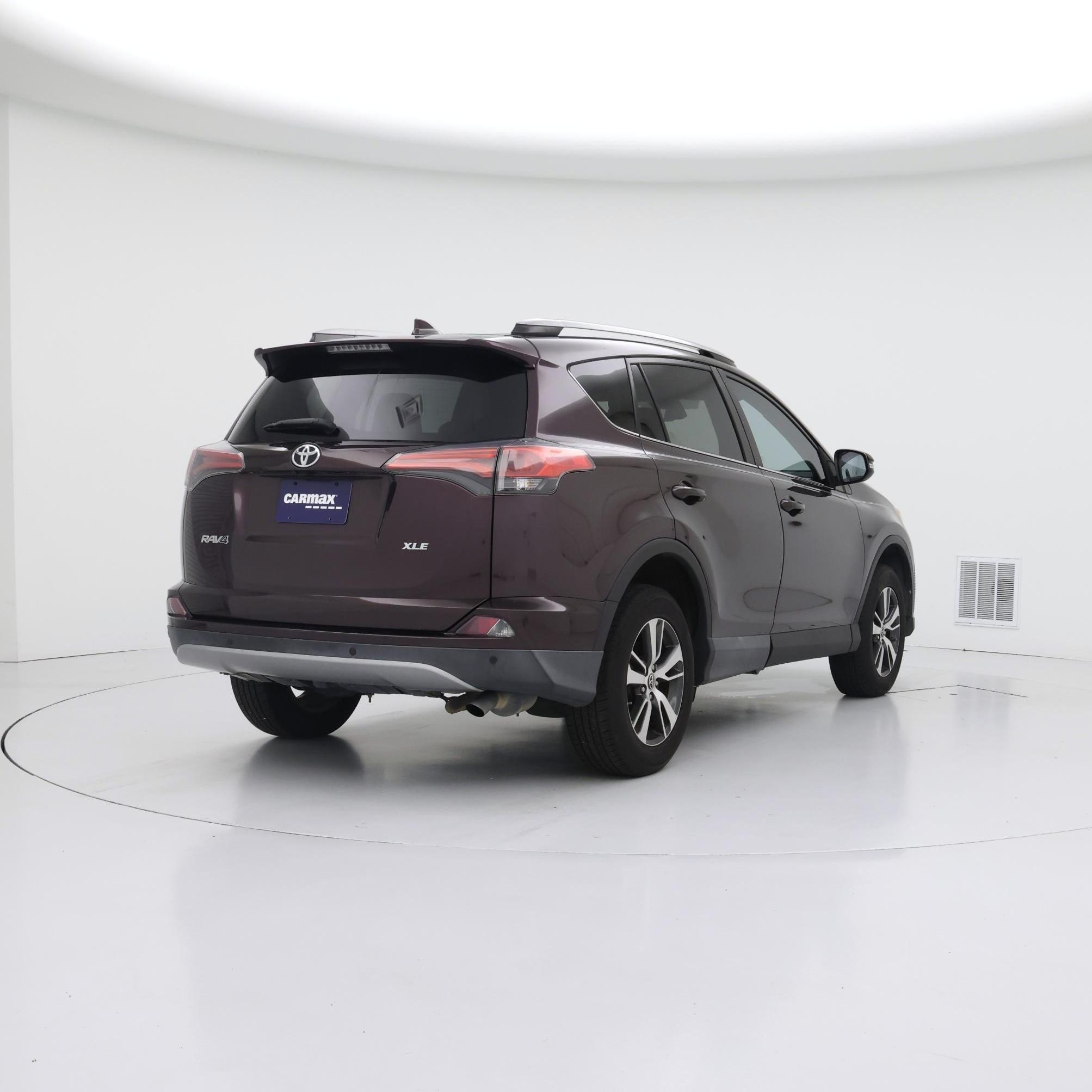 Thumbnail: 2018 Toyota RAV4 - 8
