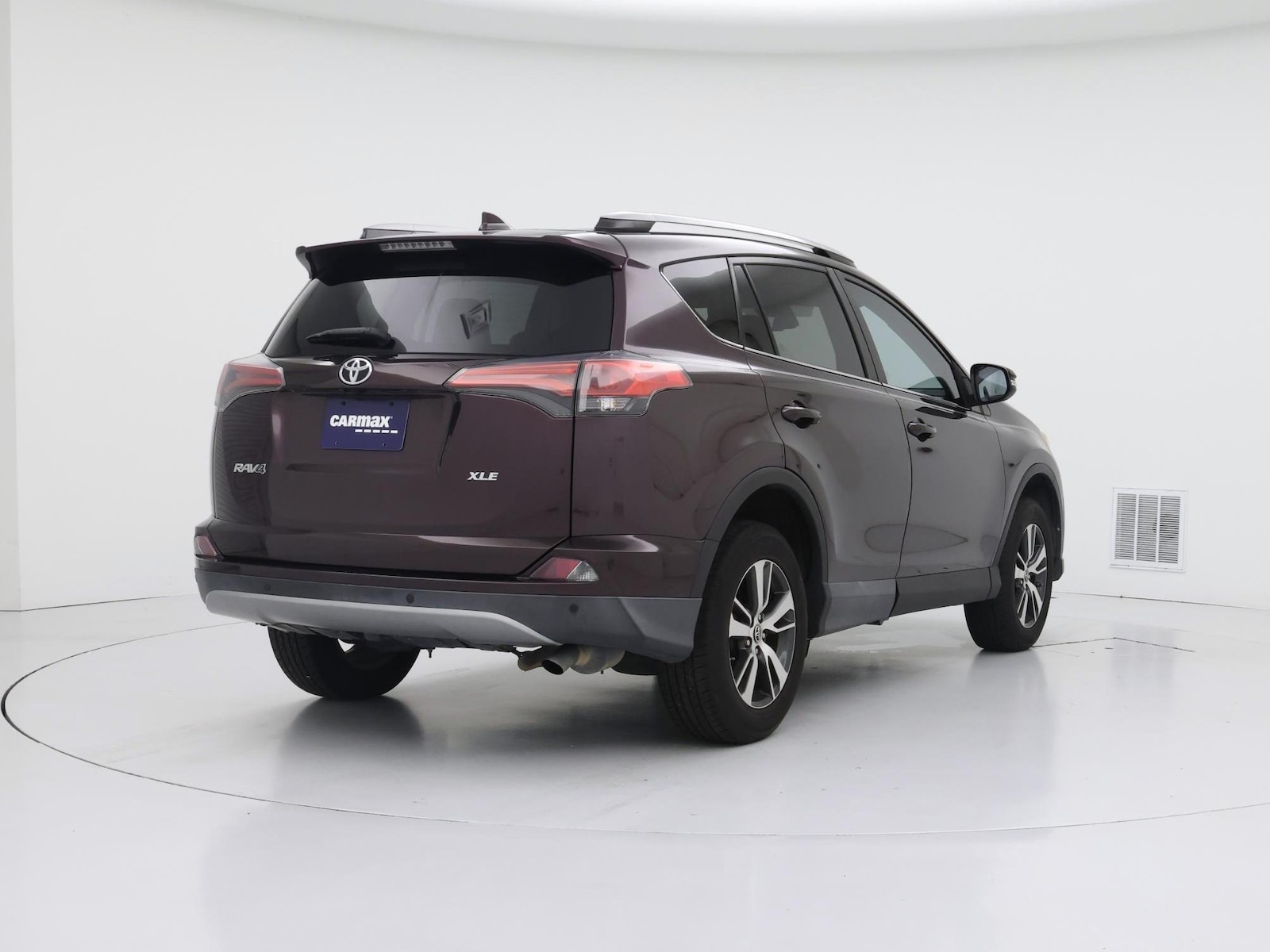 2018 Toyota RAV4 XLE - Photo 9