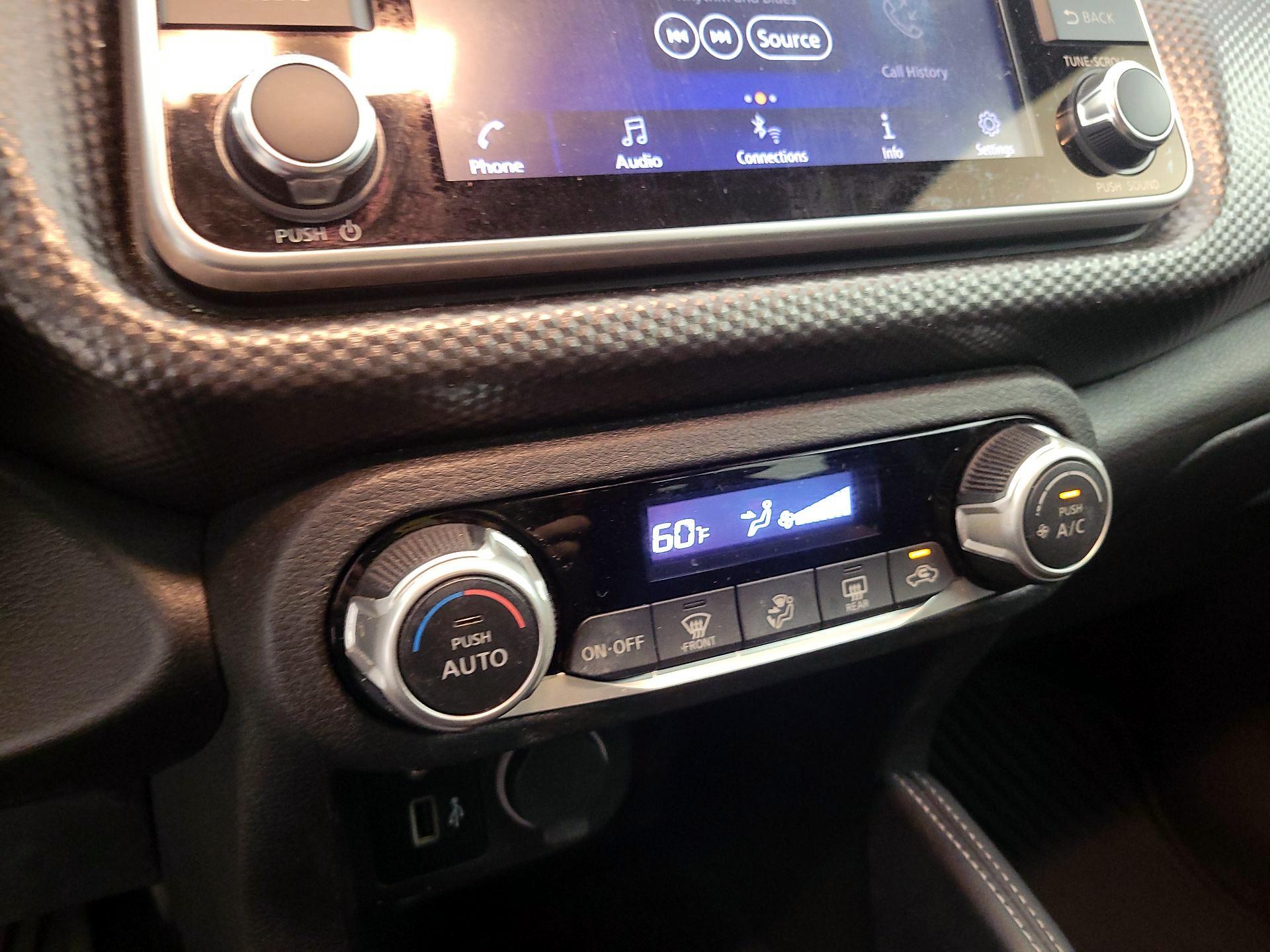 Thumbnail: 2020 Nissan Kicks - 16
