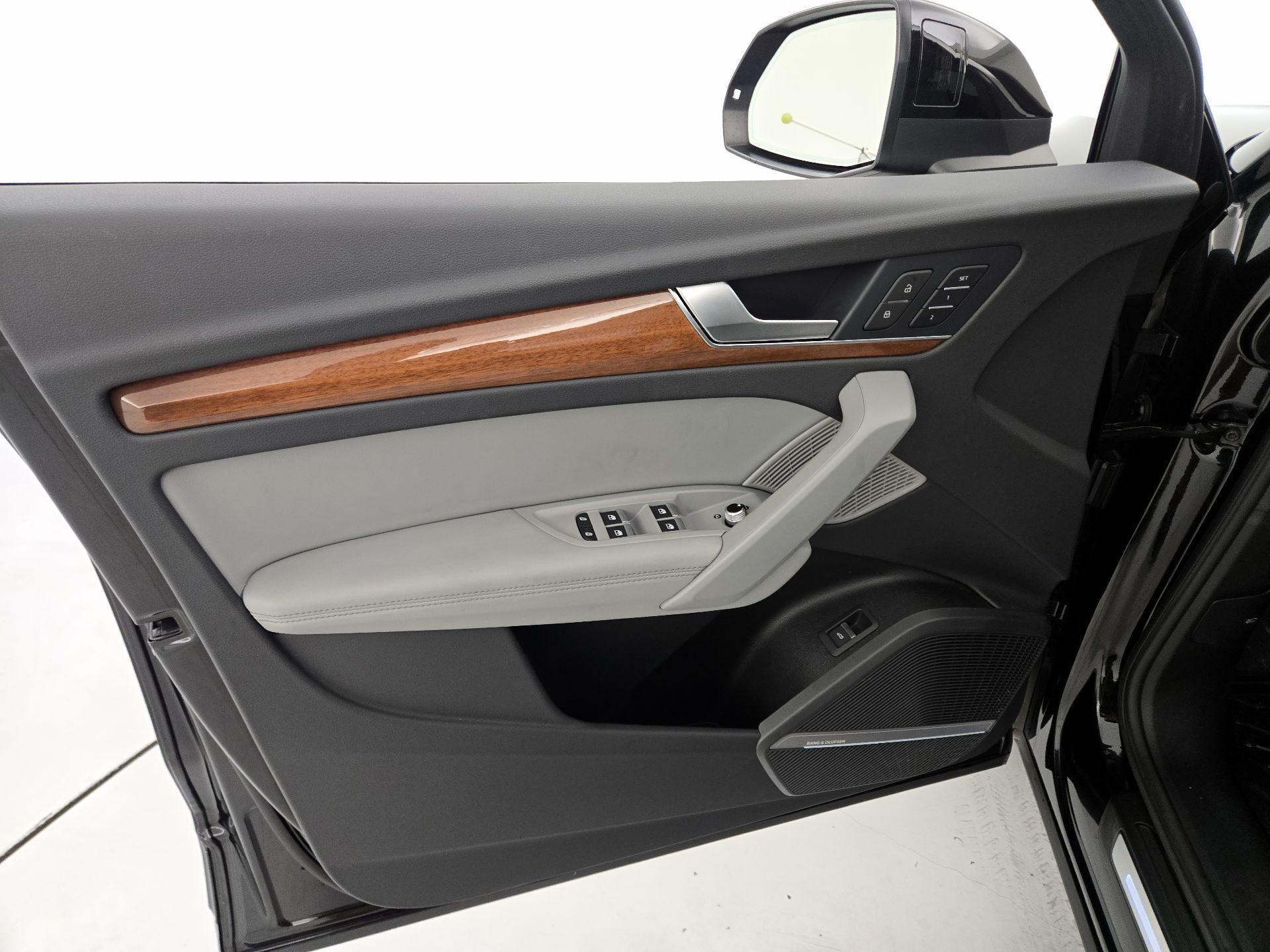 Thumbnail: 2022 Audi Q5 - 12