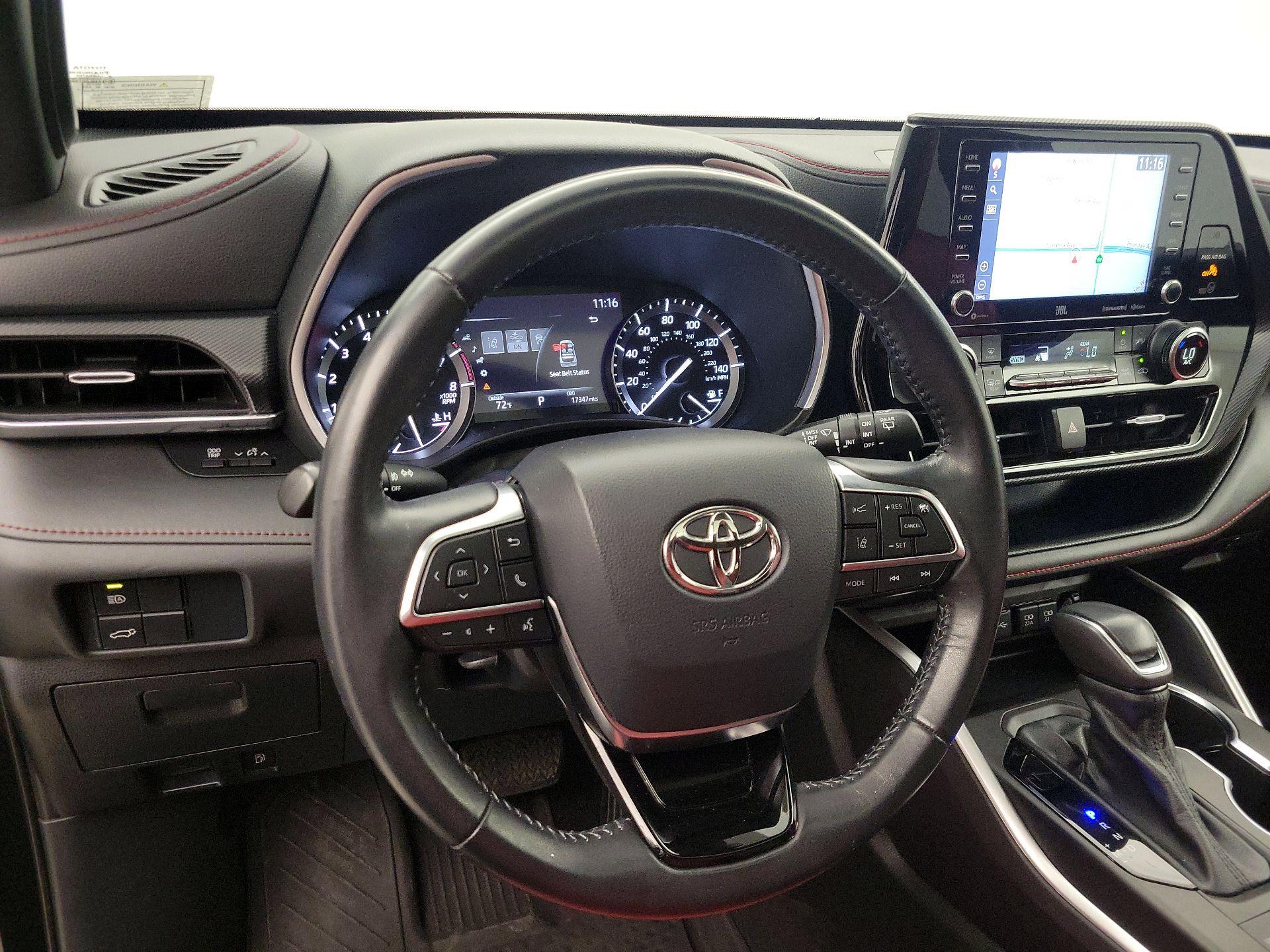 Thumbnail: 2021 Toyota Highlander - 10