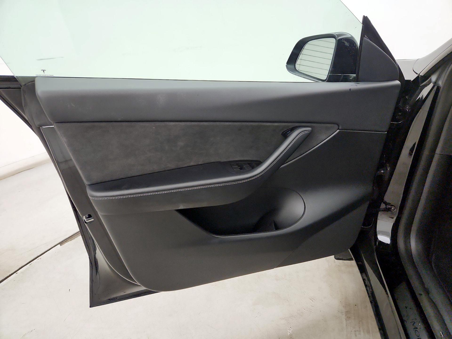 Thumbnail: 2022 Tesla Model Y - 12