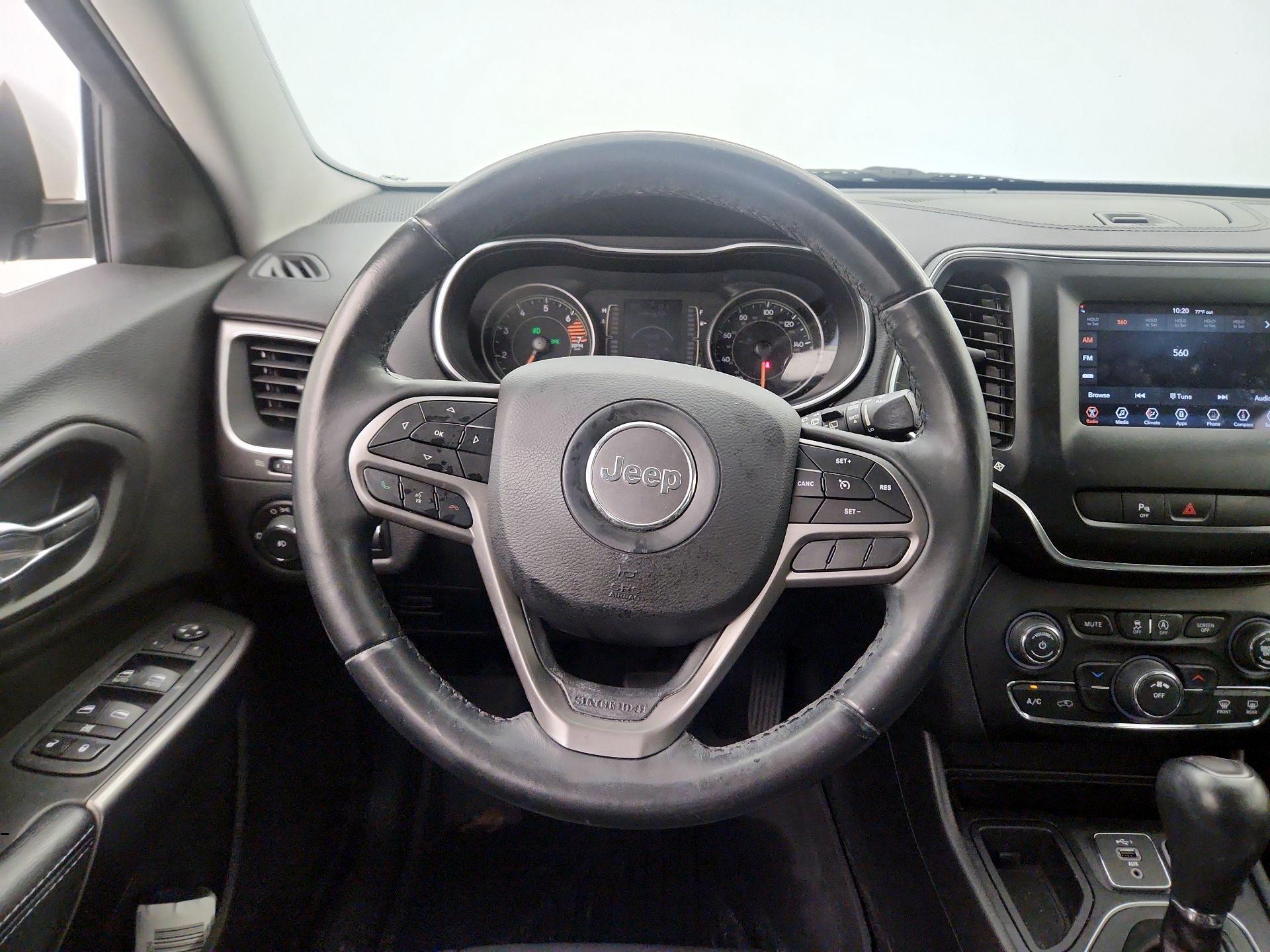 Thumbnail: 2019 Jeep Cherokee - 10