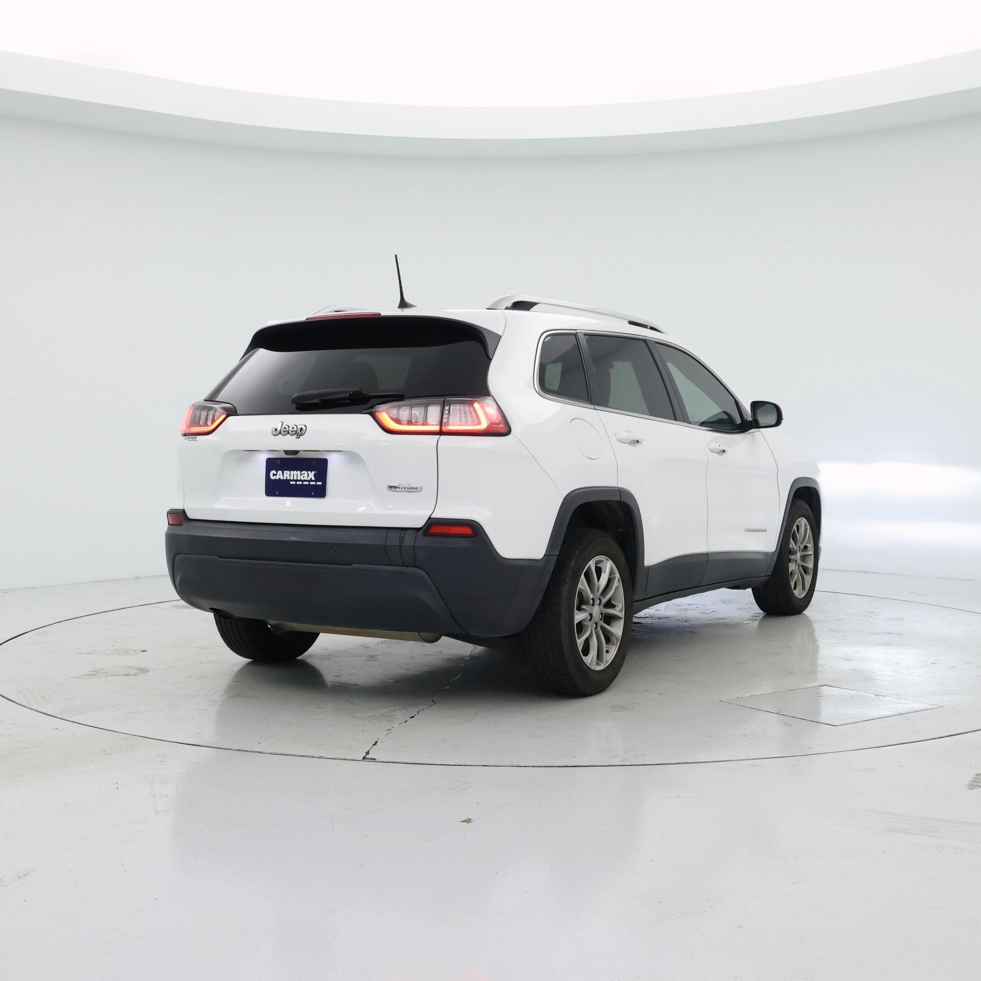 Thumbnail: 2019 Jeep Cherokee - 8