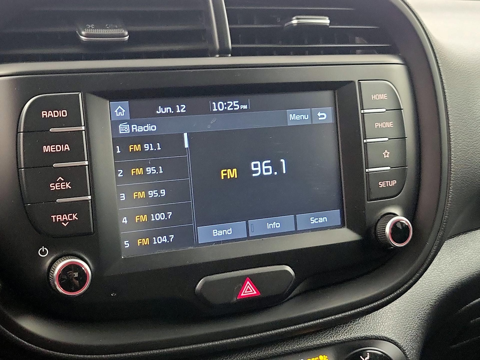 2020 Kia Soul LX - Photo 16