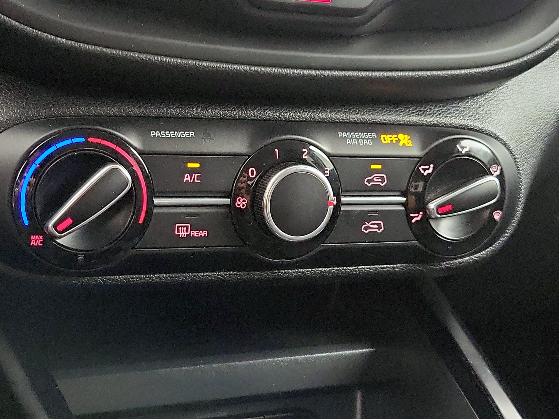Thumbnail: 2020 Kia Soul - 16