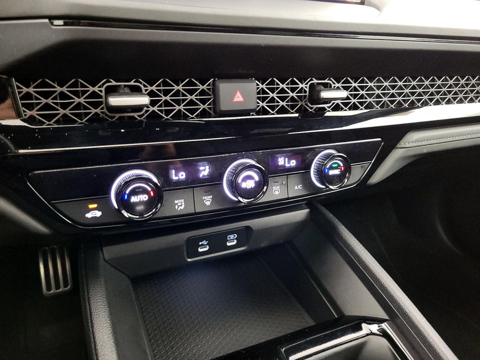 2024 Honda Accord Hybrid Sport - Photo 16