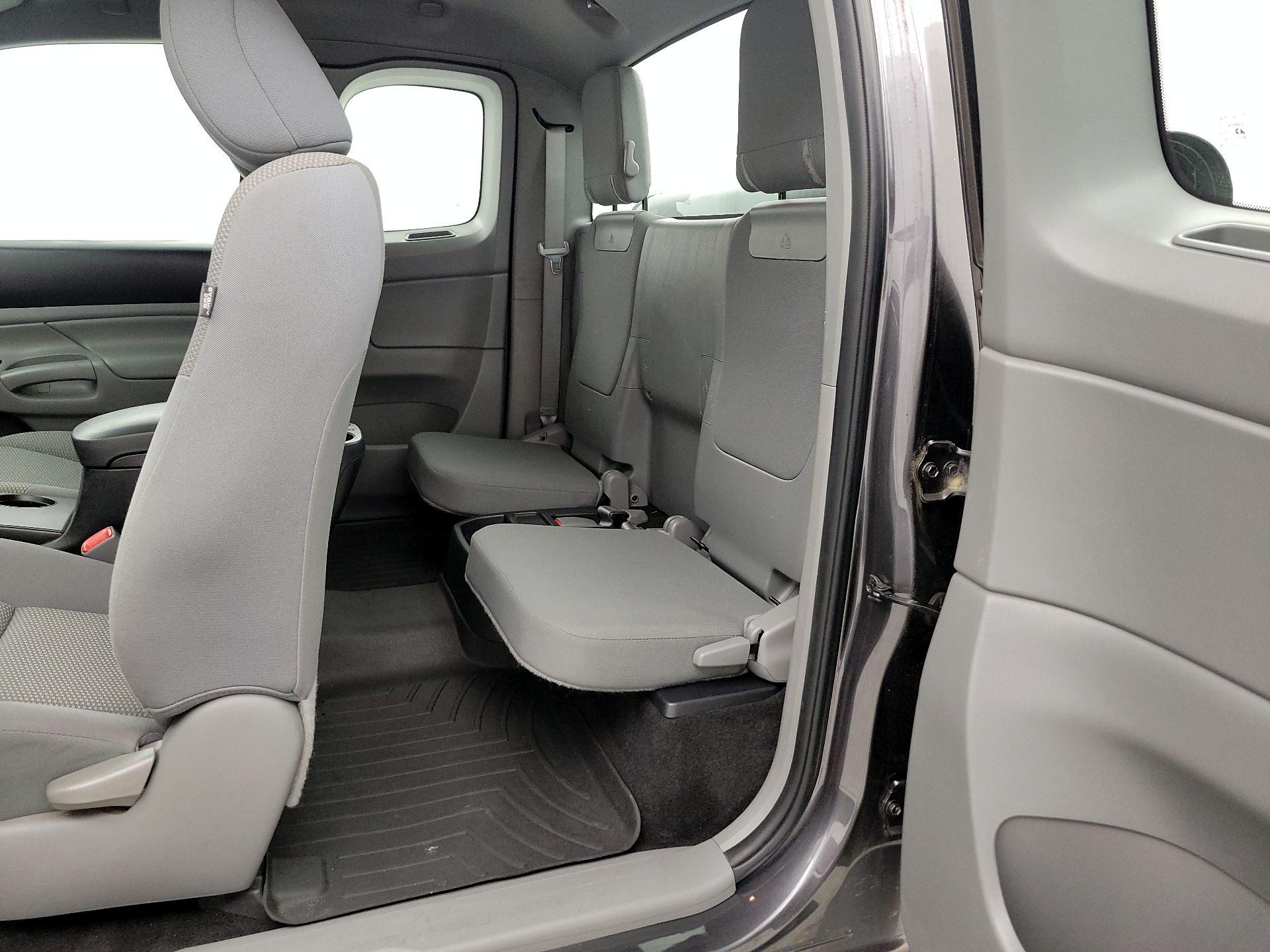 Thumbnail: 2014 Toyota Tacoma - 19