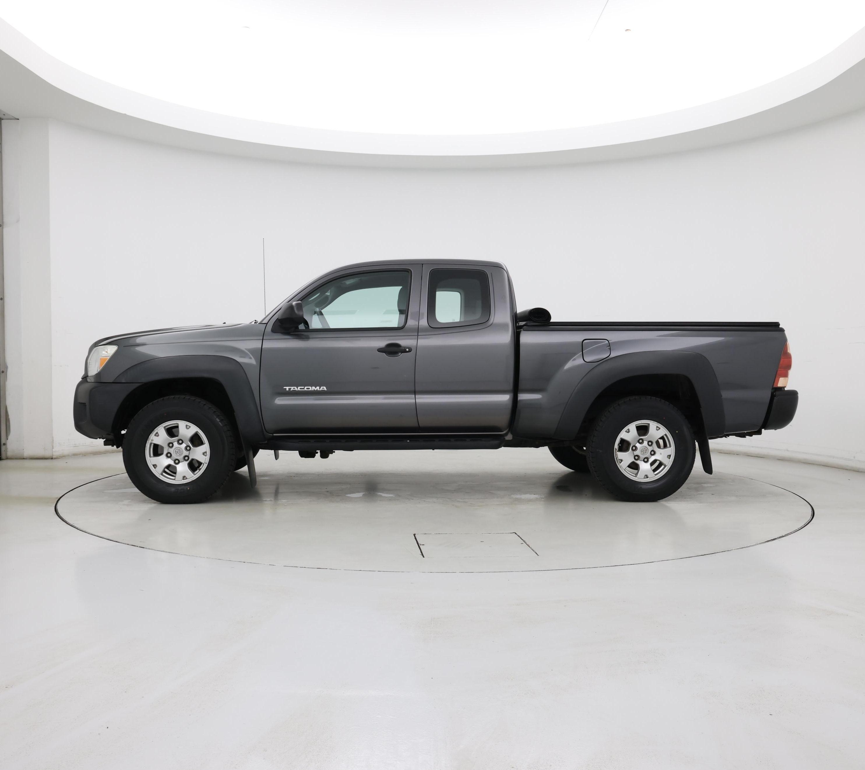 Thumbnail: 2014 Toyota Tacoma - 3