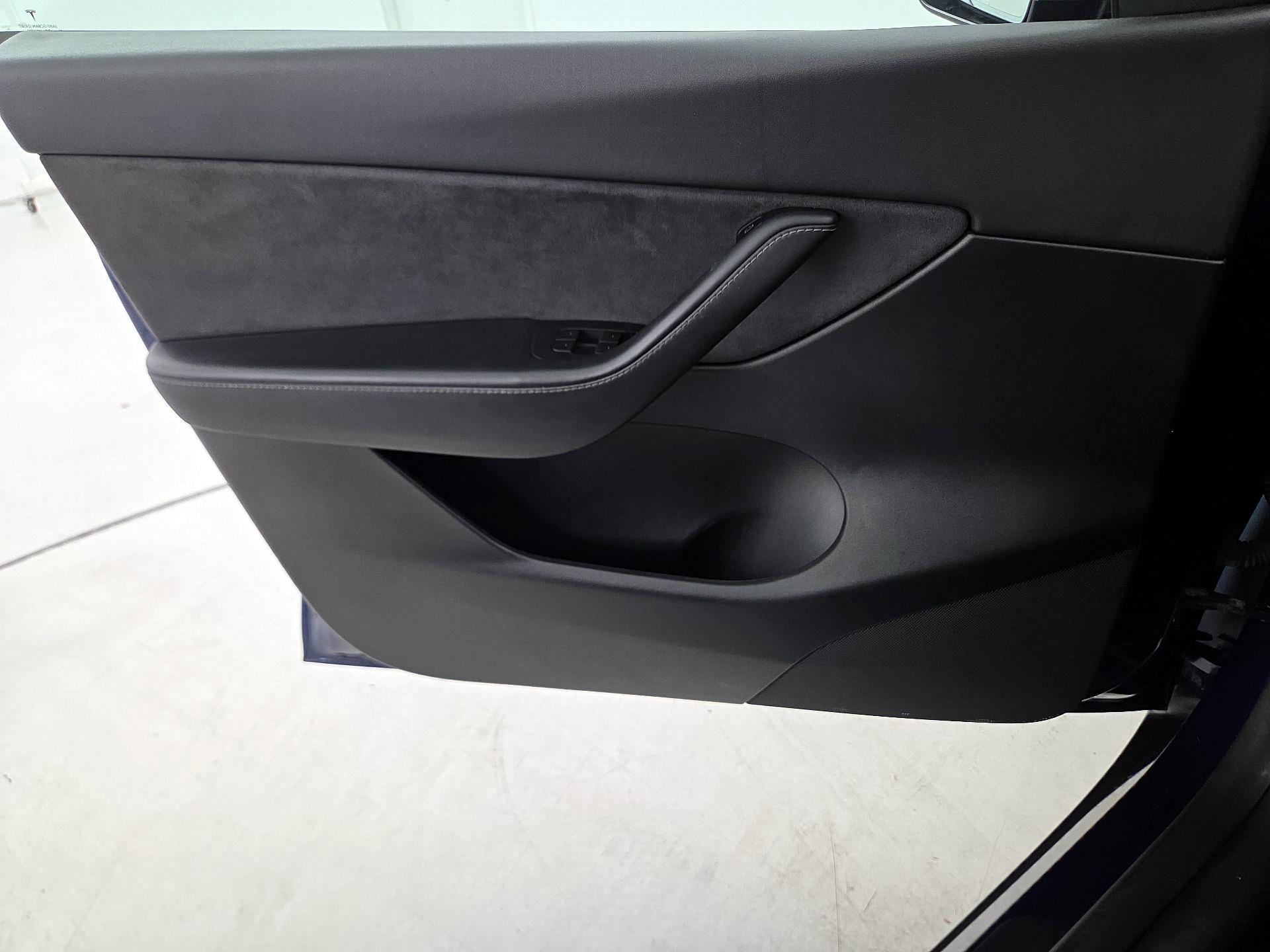 Thumbnail: 2022 Tesla Model Y - 12