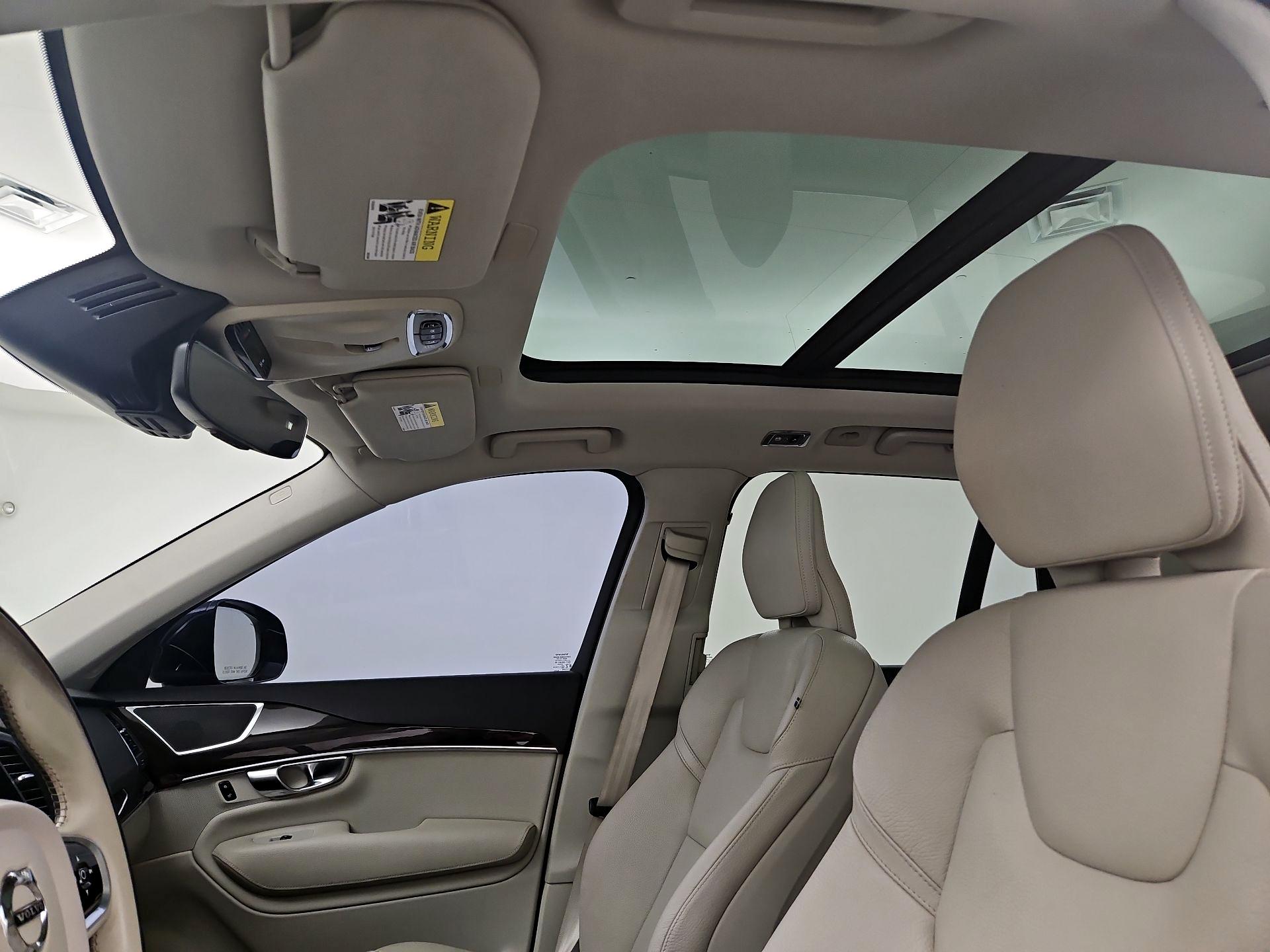 Thumbnail: 2019 Volvo XC90 - 17