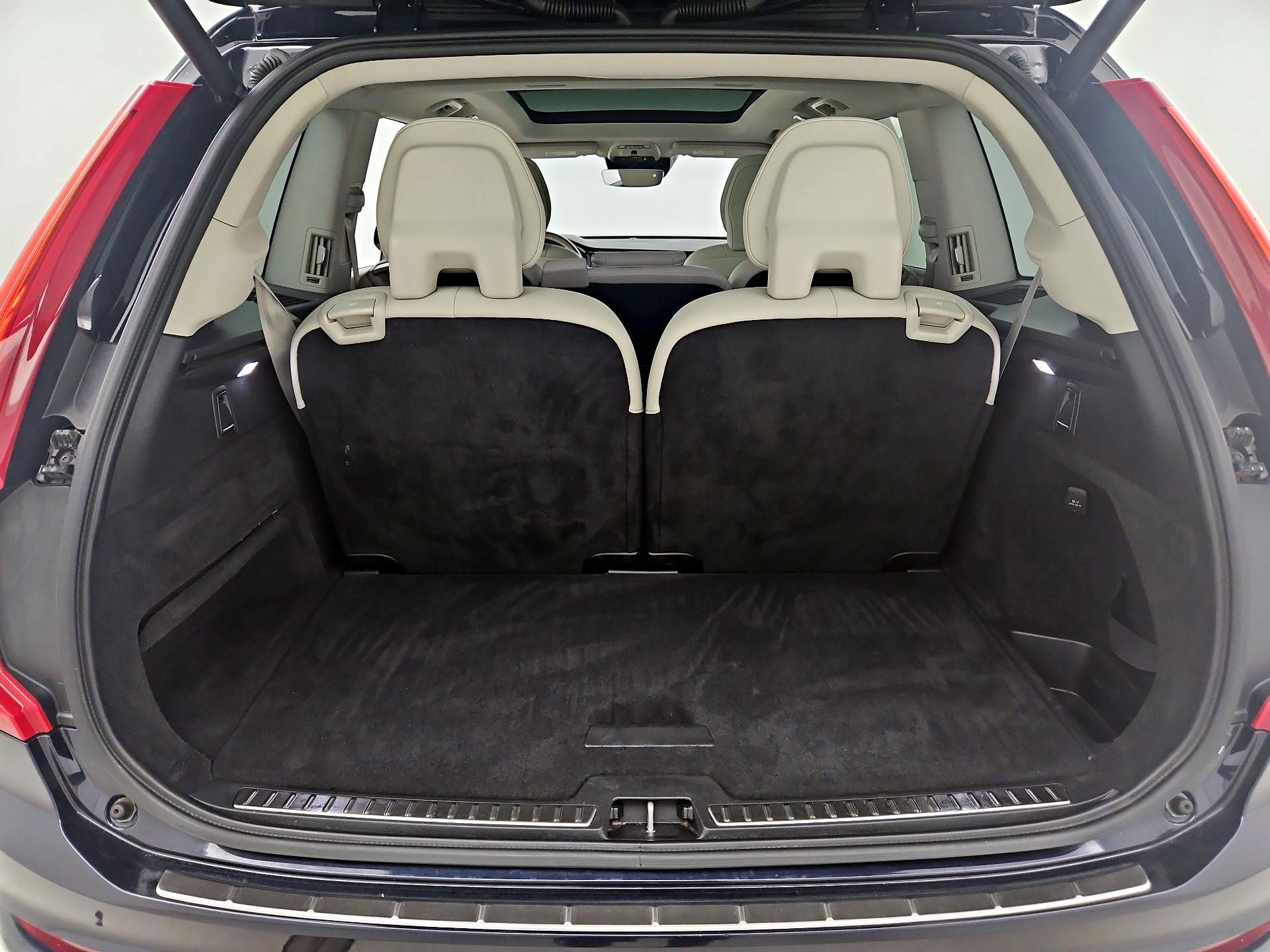 Thumbnail: 2019 Volvo XC90 - 20