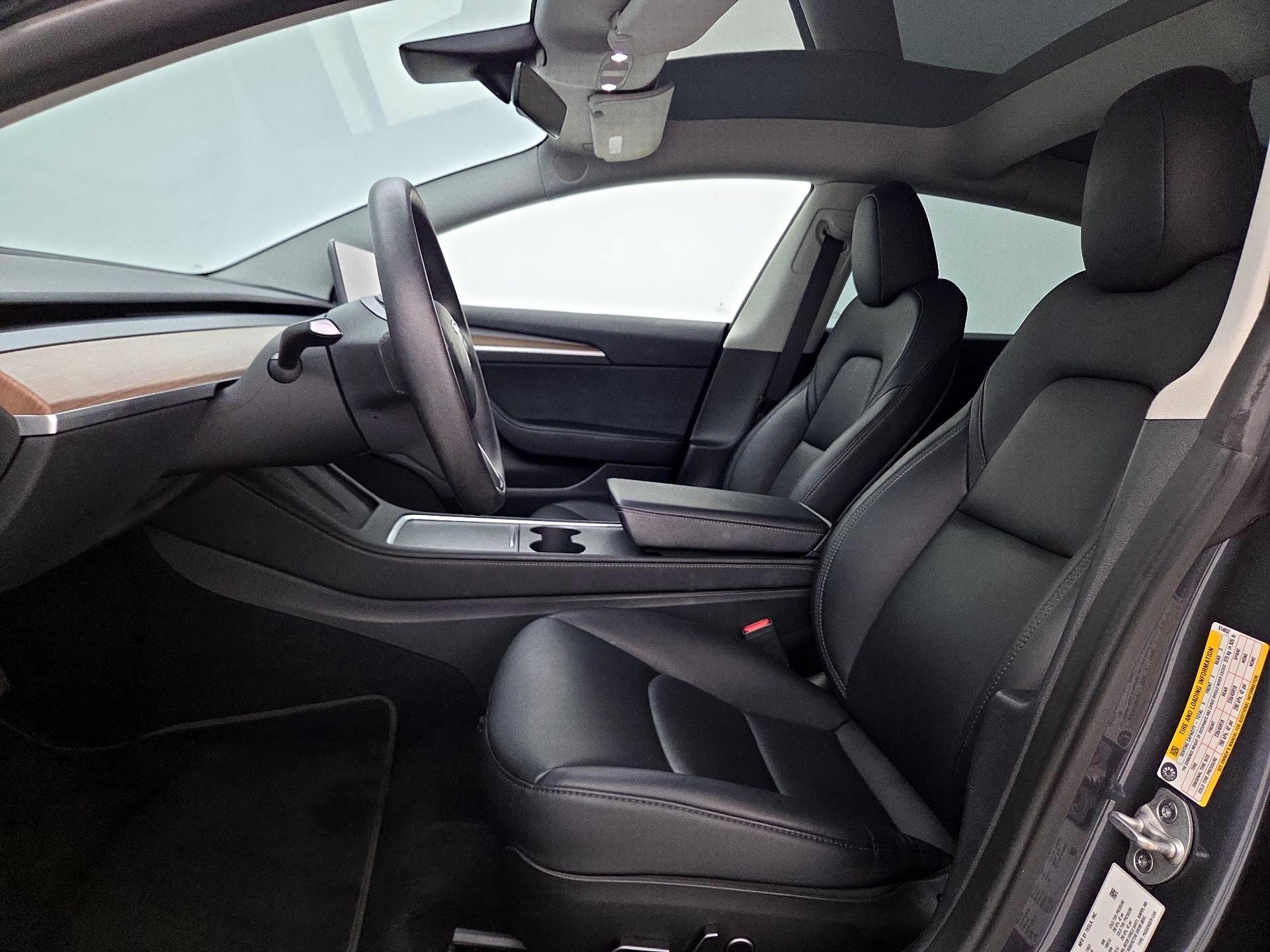 Thumbnail: 2023 Tesla Model 3 - 11