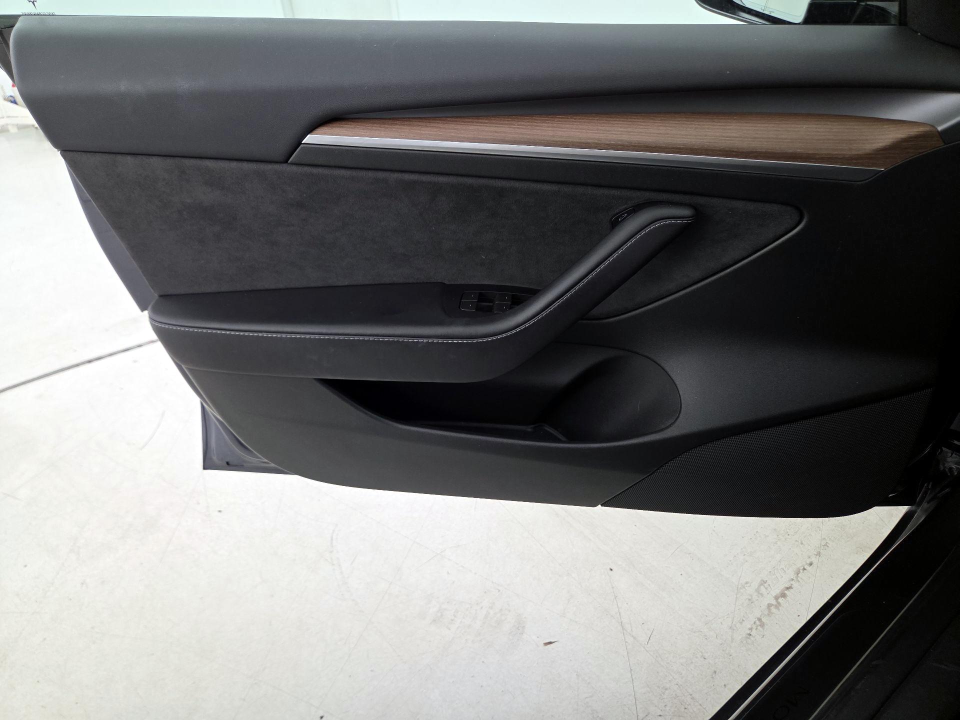 Thumbnail: 2023 Tesla Model 3 - 12