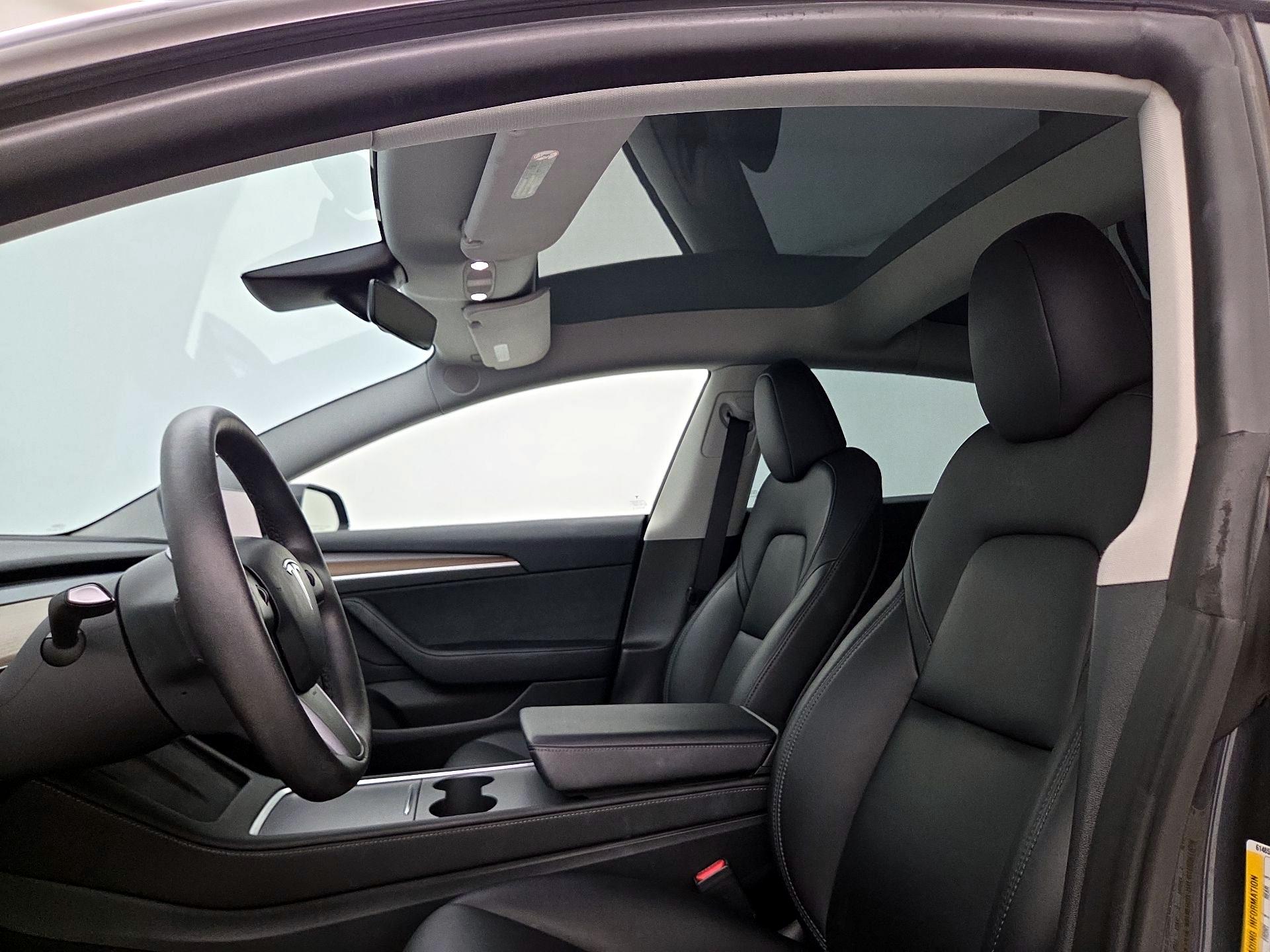 Thumbnail: 2023 Tesla Model 3 - 19