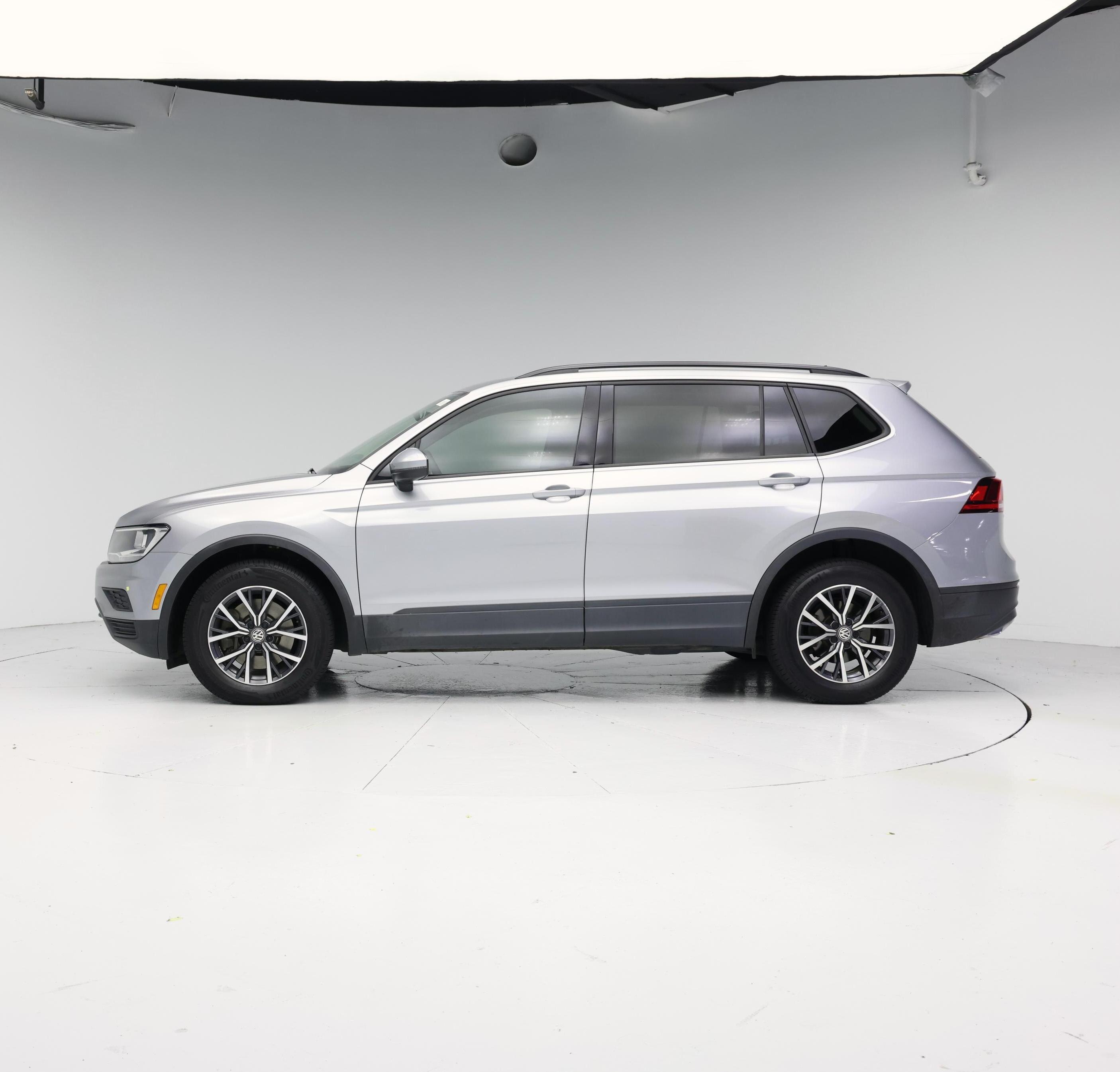 Thumbnail: 2021 Volkswagen Tiguan - 3