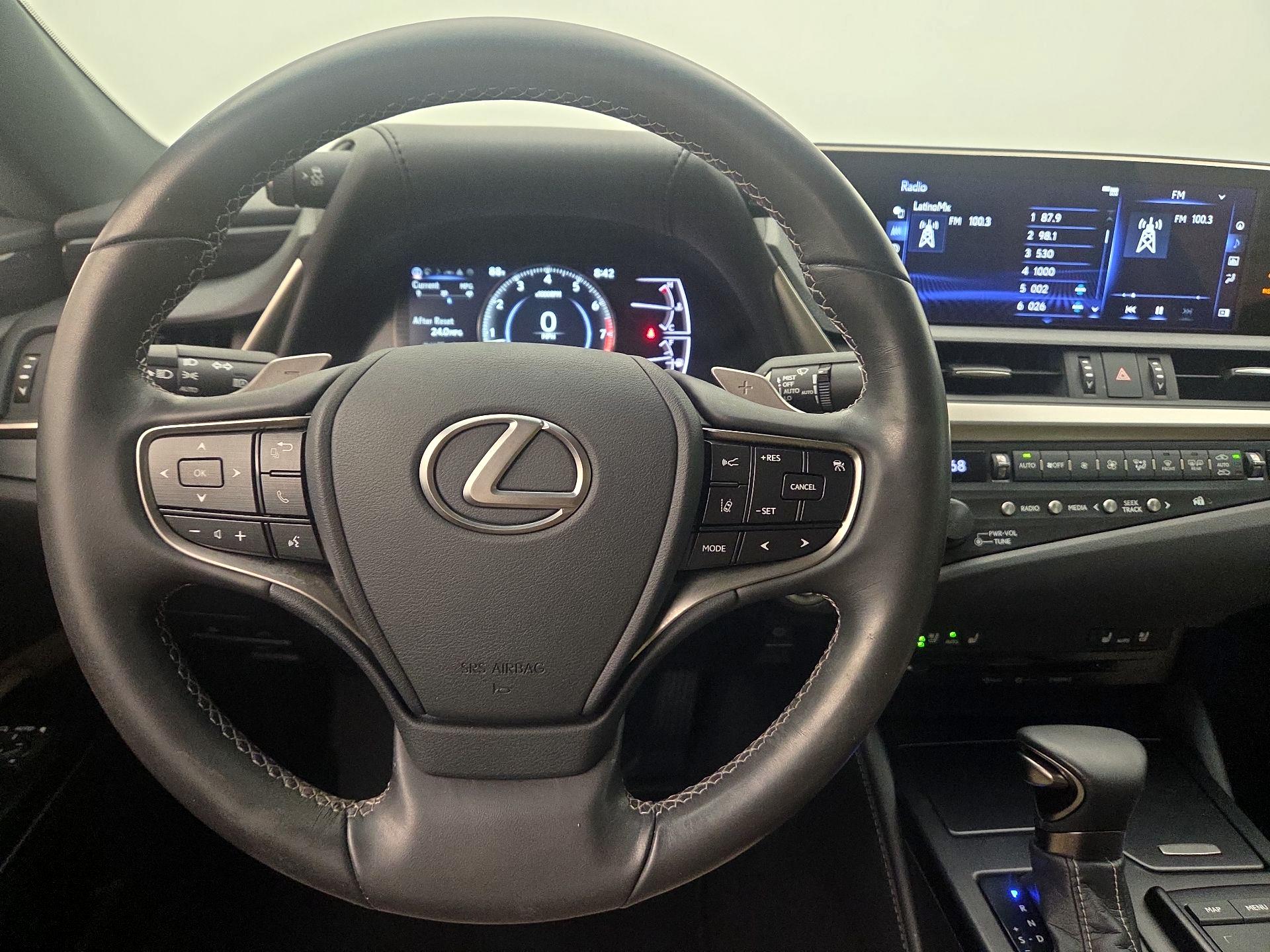 Thumbnail: 2020 Lexus ES - 10