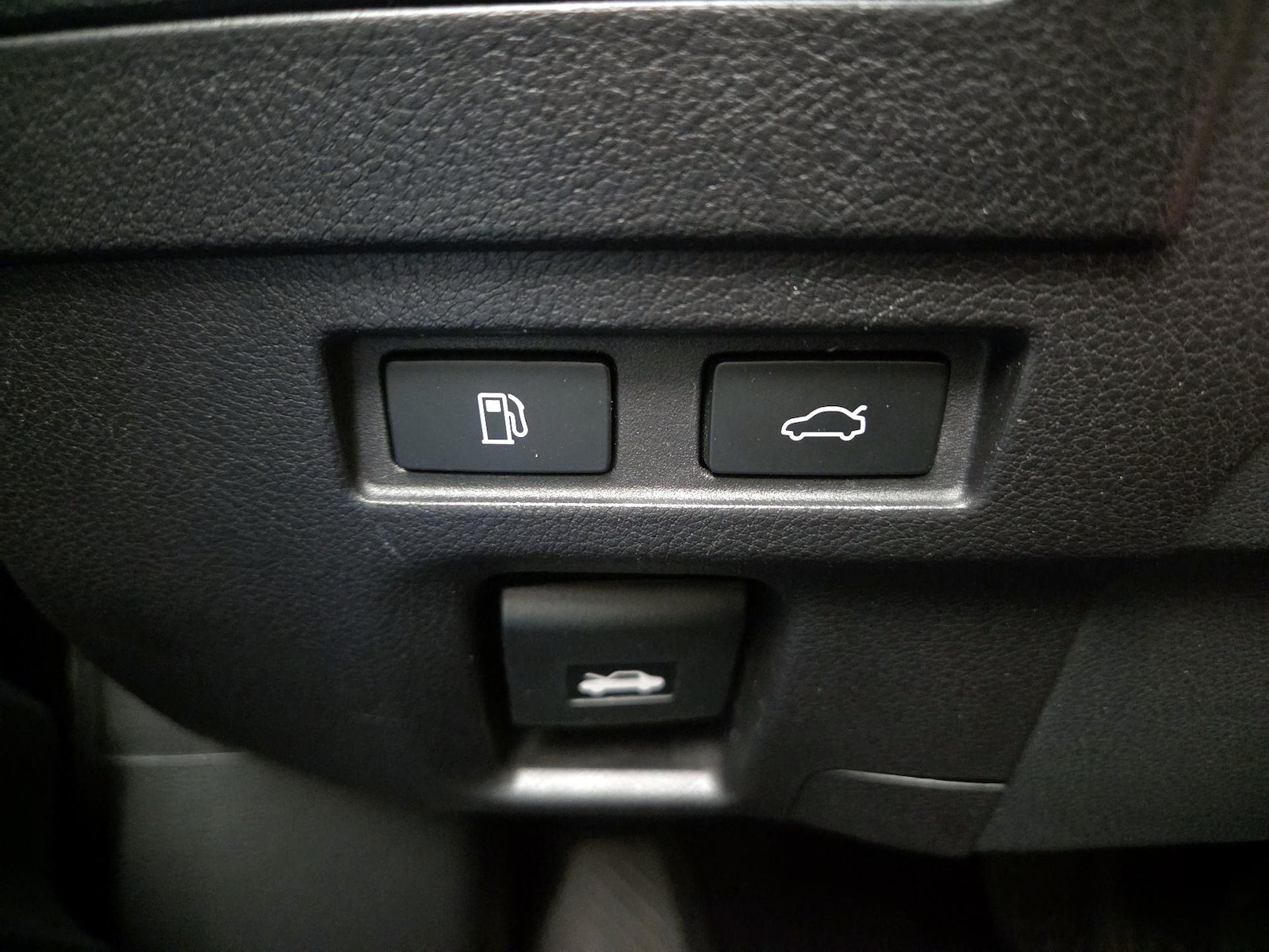 2020 Lexus ES 350 - Photo 14