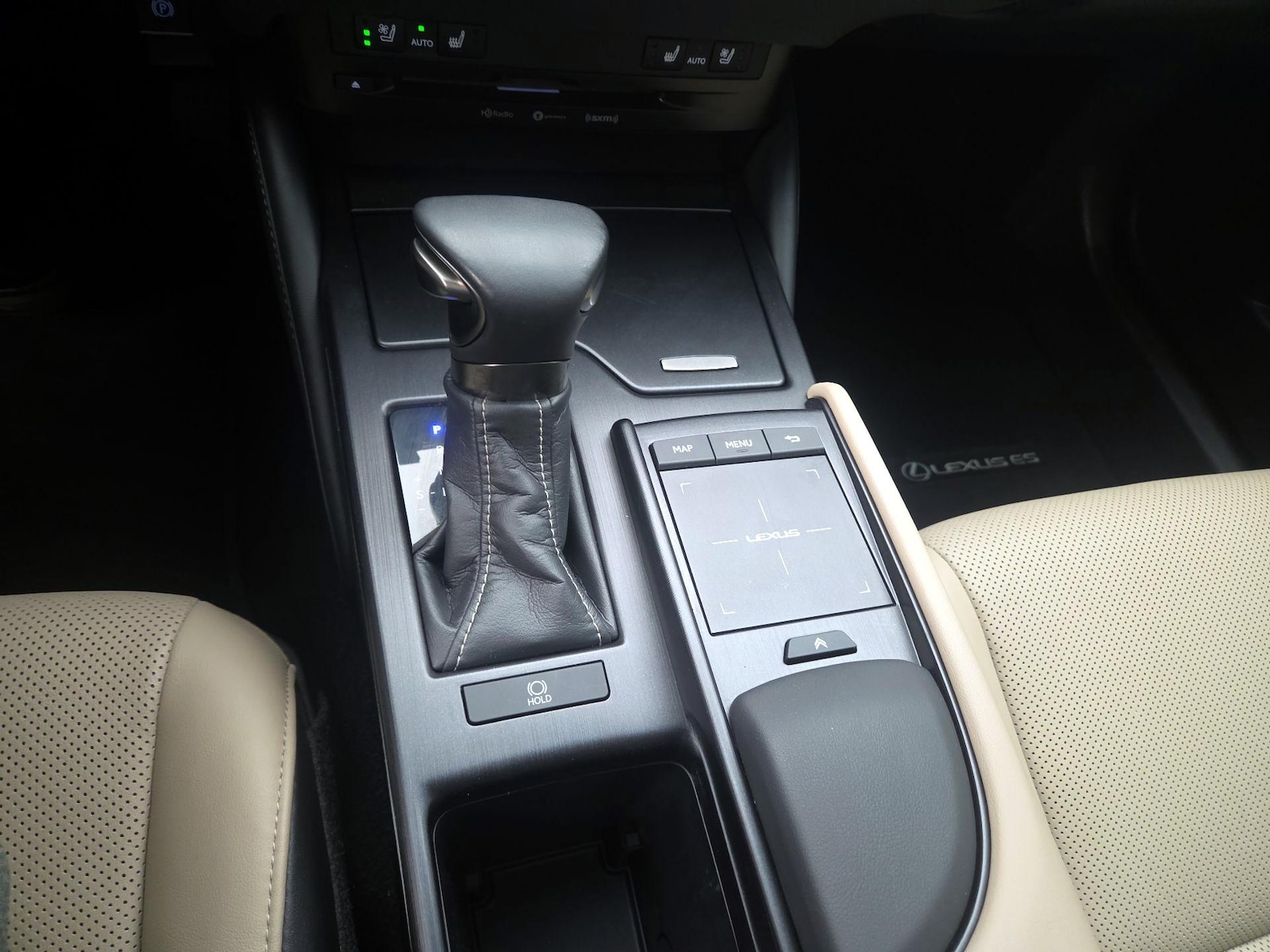 2020 Lexus ES 350 - Photo 19