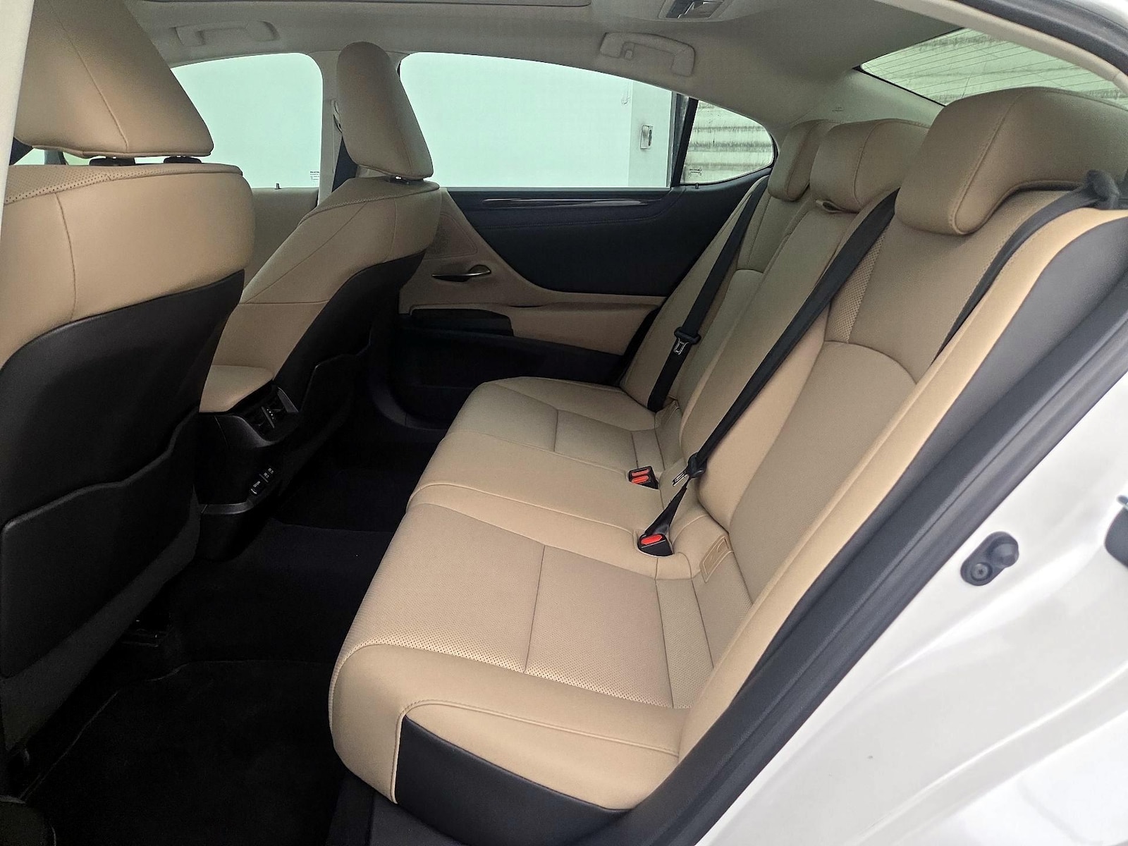 2020 Lexus ES 350 - Photo 22
