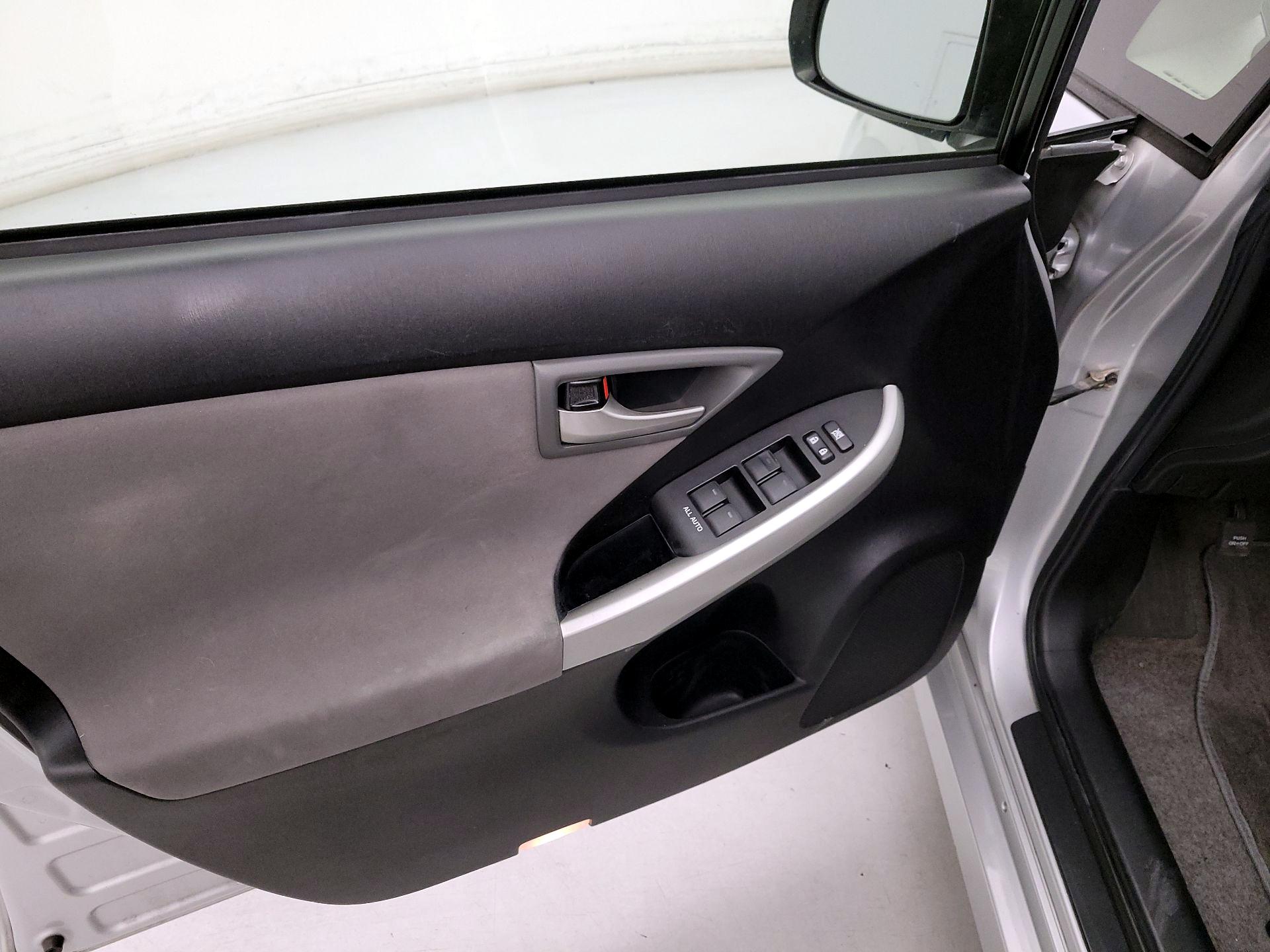 Thumbnail: 2014 Toyota Prius - 12